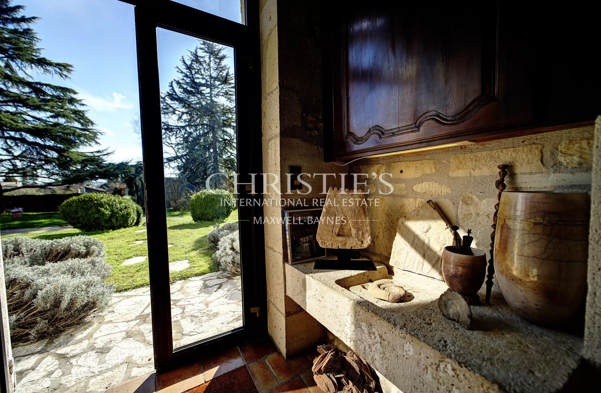 8 Bedroom Villa/Townhouse's Image 26
