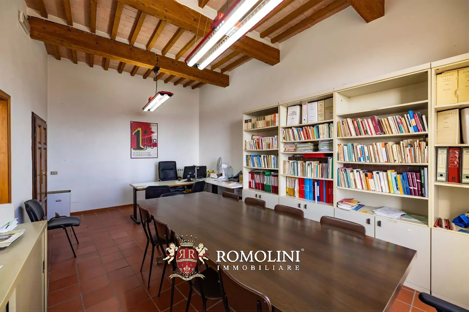 8 Bedroom Villa/Townhouse's Image 30