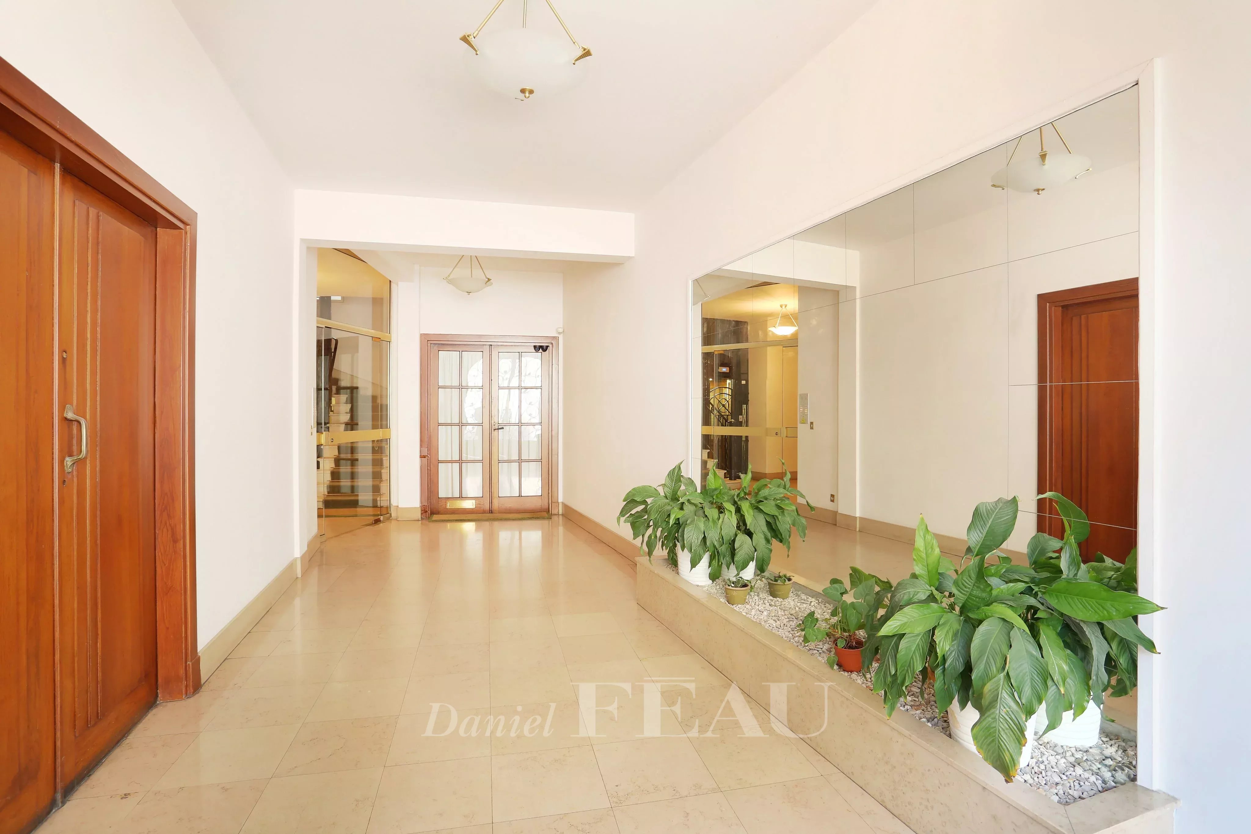 Rental Apartment Neuilly-sur-Seine