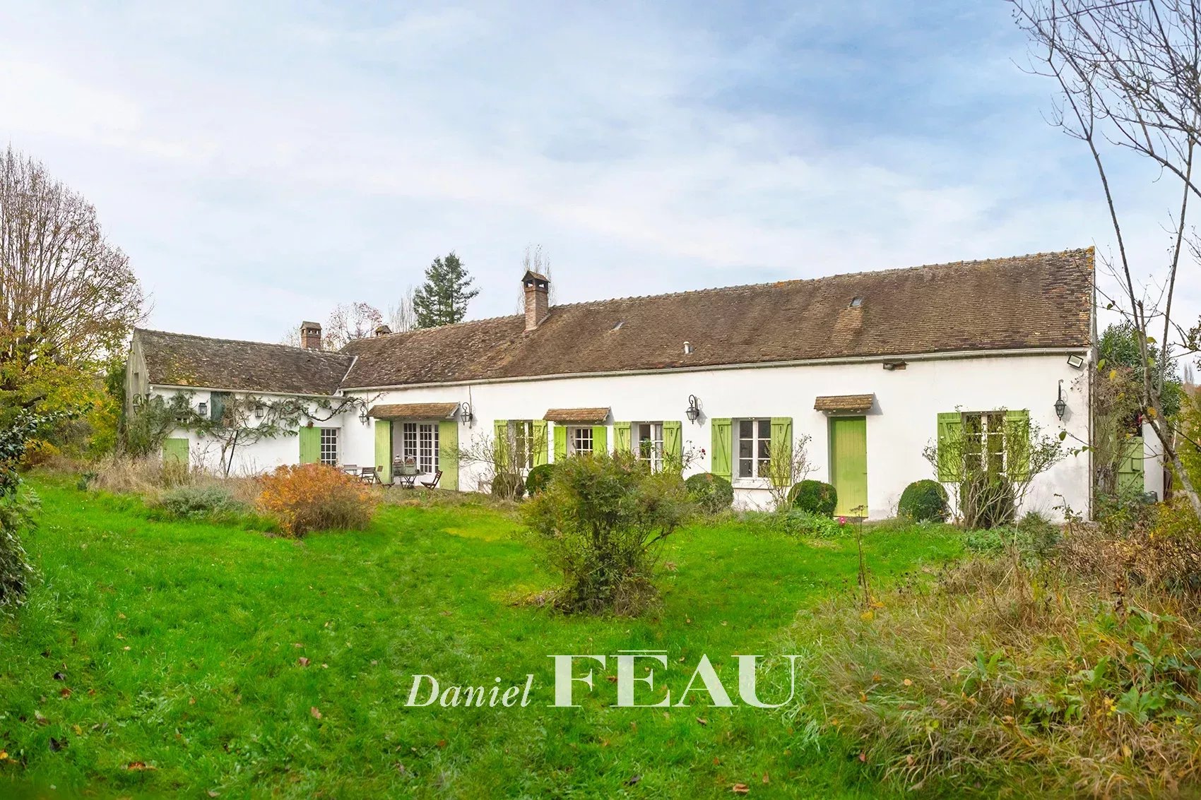 10 minutes from Montfort –  A delightful period property