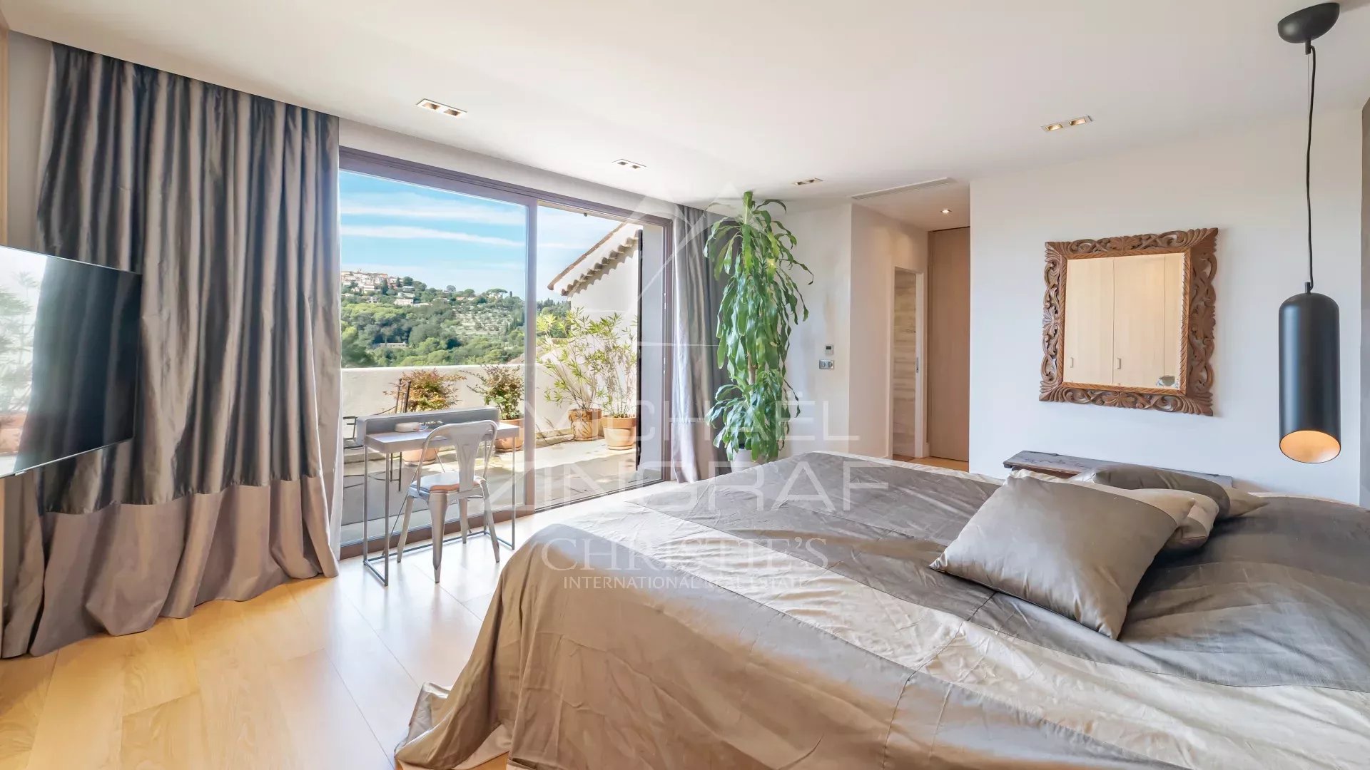 5 Bedroom Villa/Townhouse's Image 4