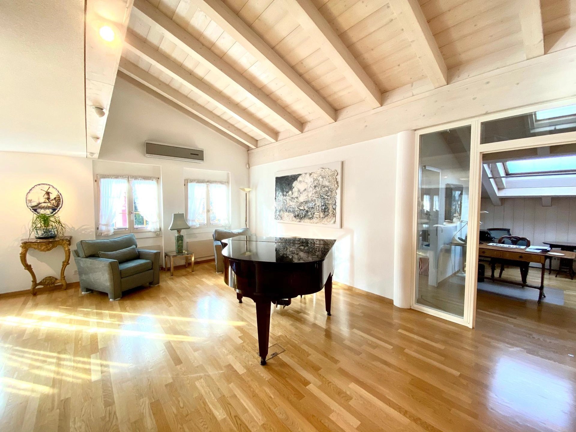 Play room Wooden floor