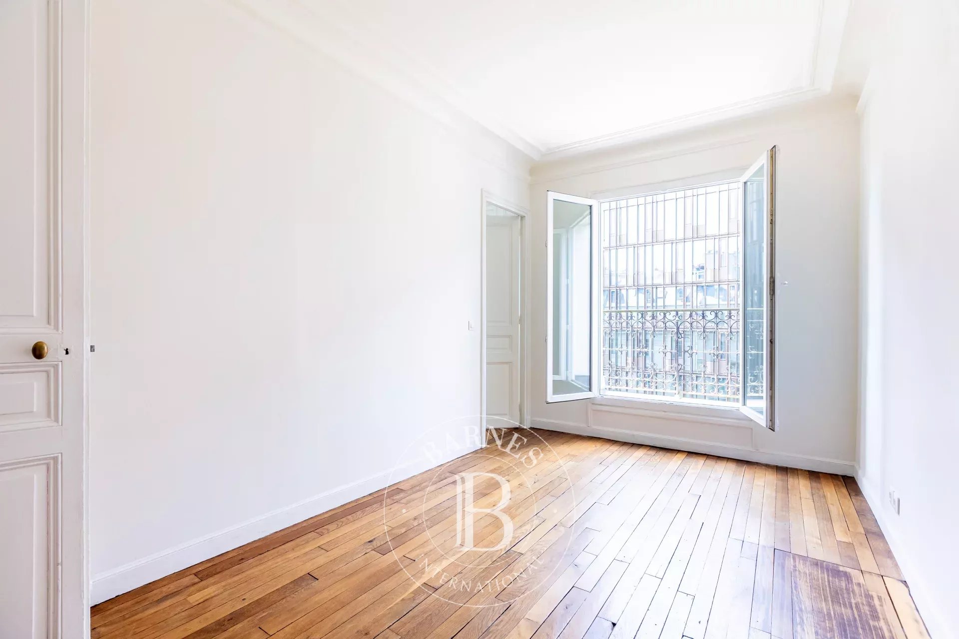 Paris  - Apartment 4 Bedrooms - picture 8