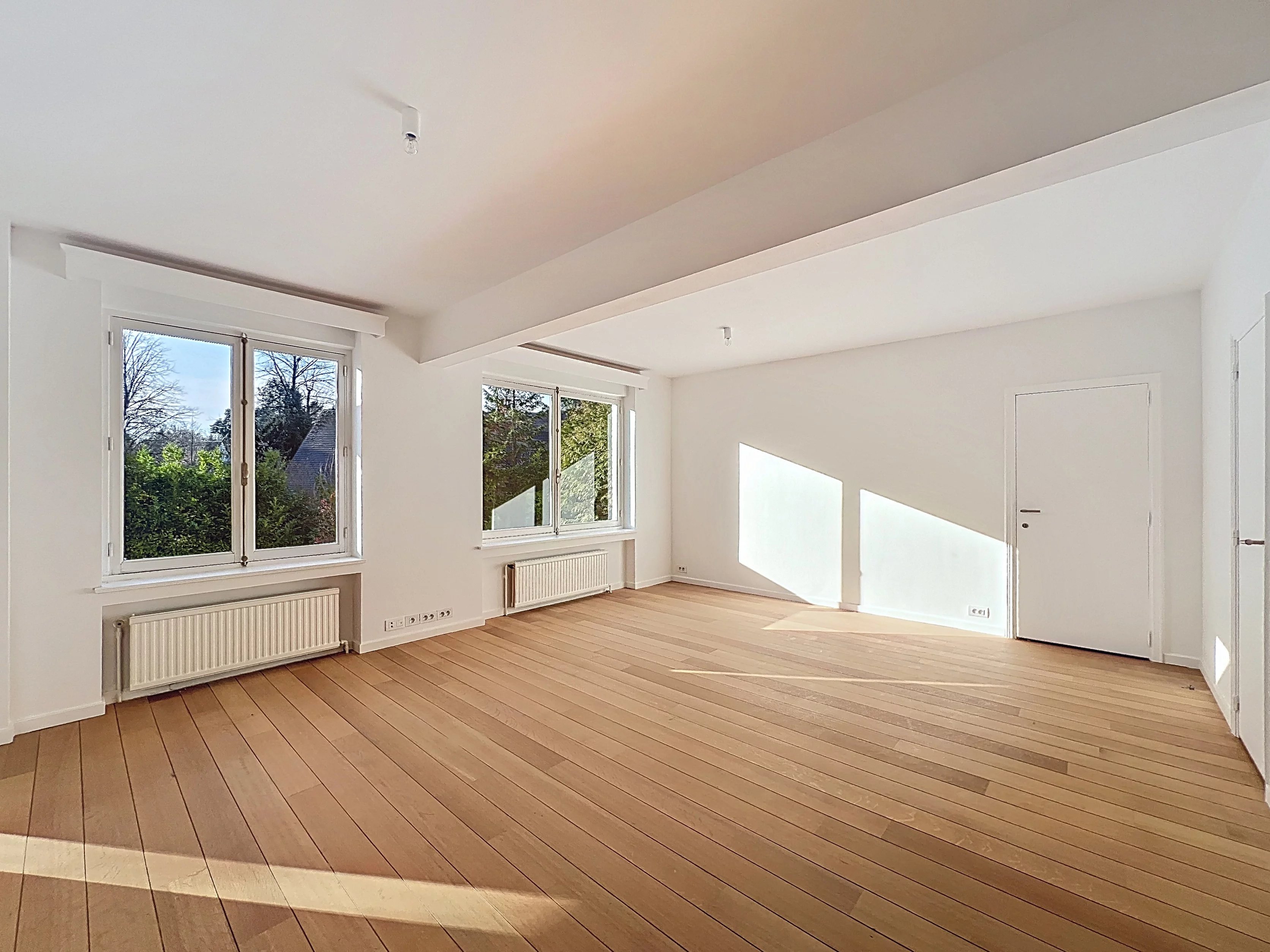 Uccle - Bright 3-bedroom apartment with terrace in a quiet, green setting
