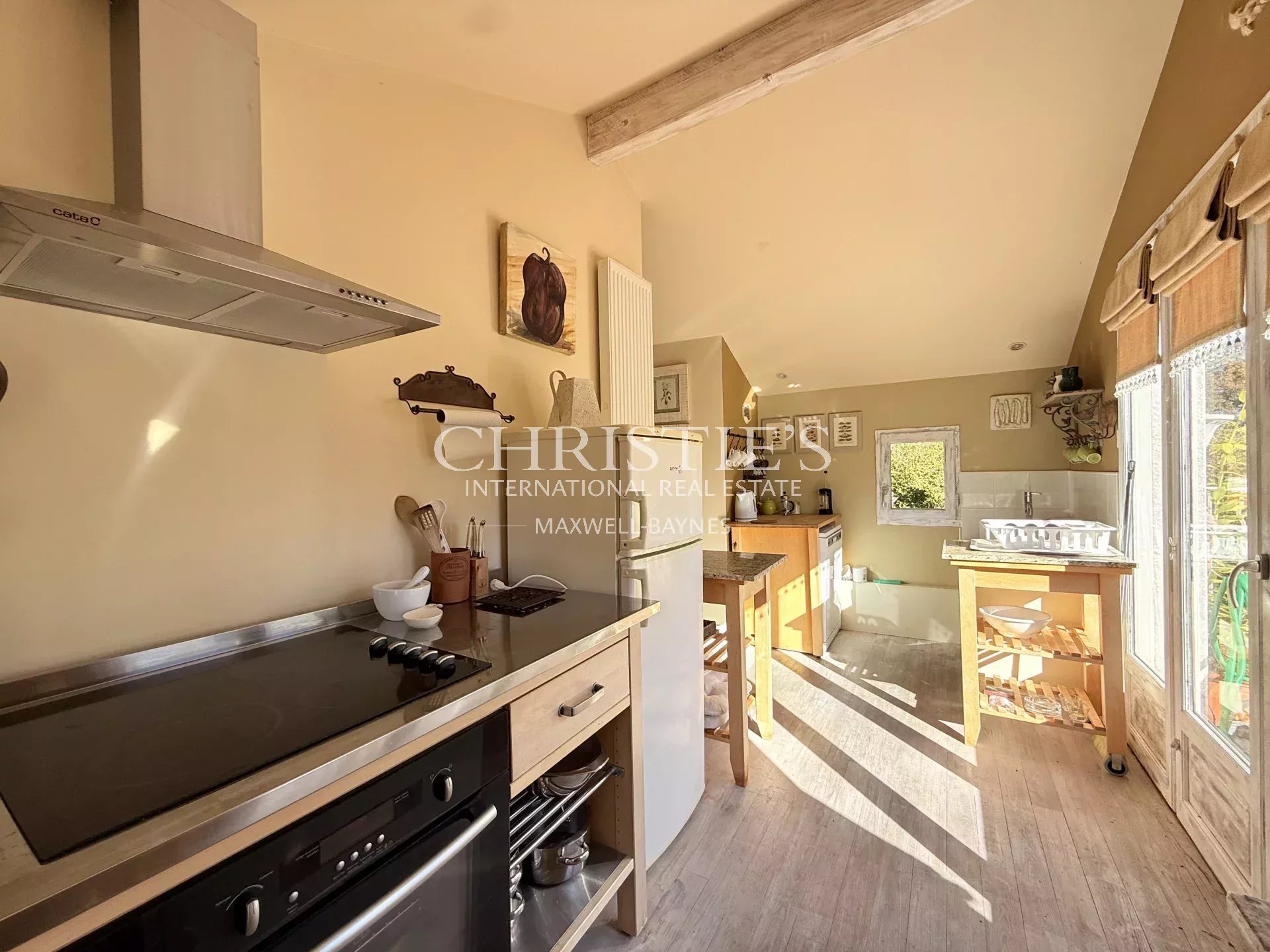 5 Bedroom Villa/Townhouse's Image 37