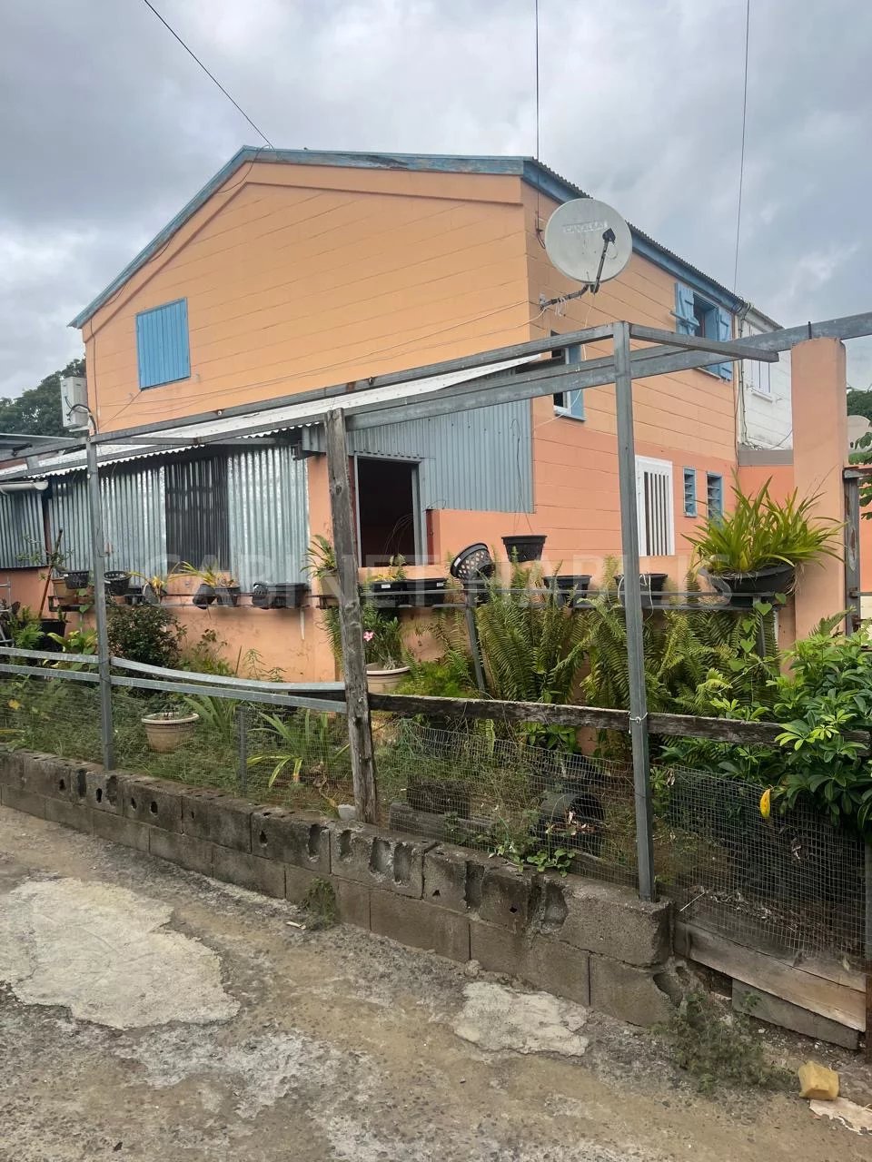 A VENDRE - MAISON T4 DE 100 M2 ENVIRON - SAINT PIERRE - 218