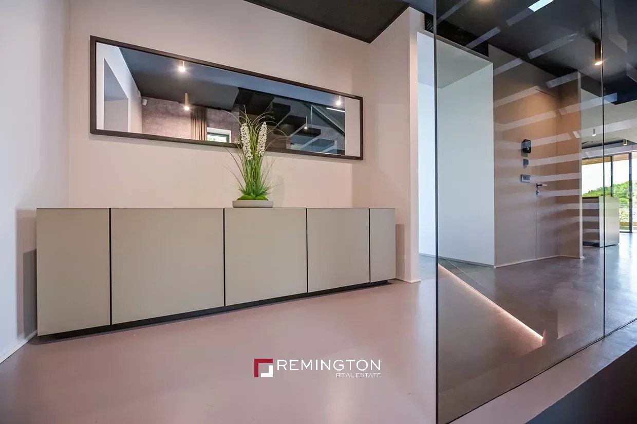 5 Bedroom Villa/Townhouse's Image 15