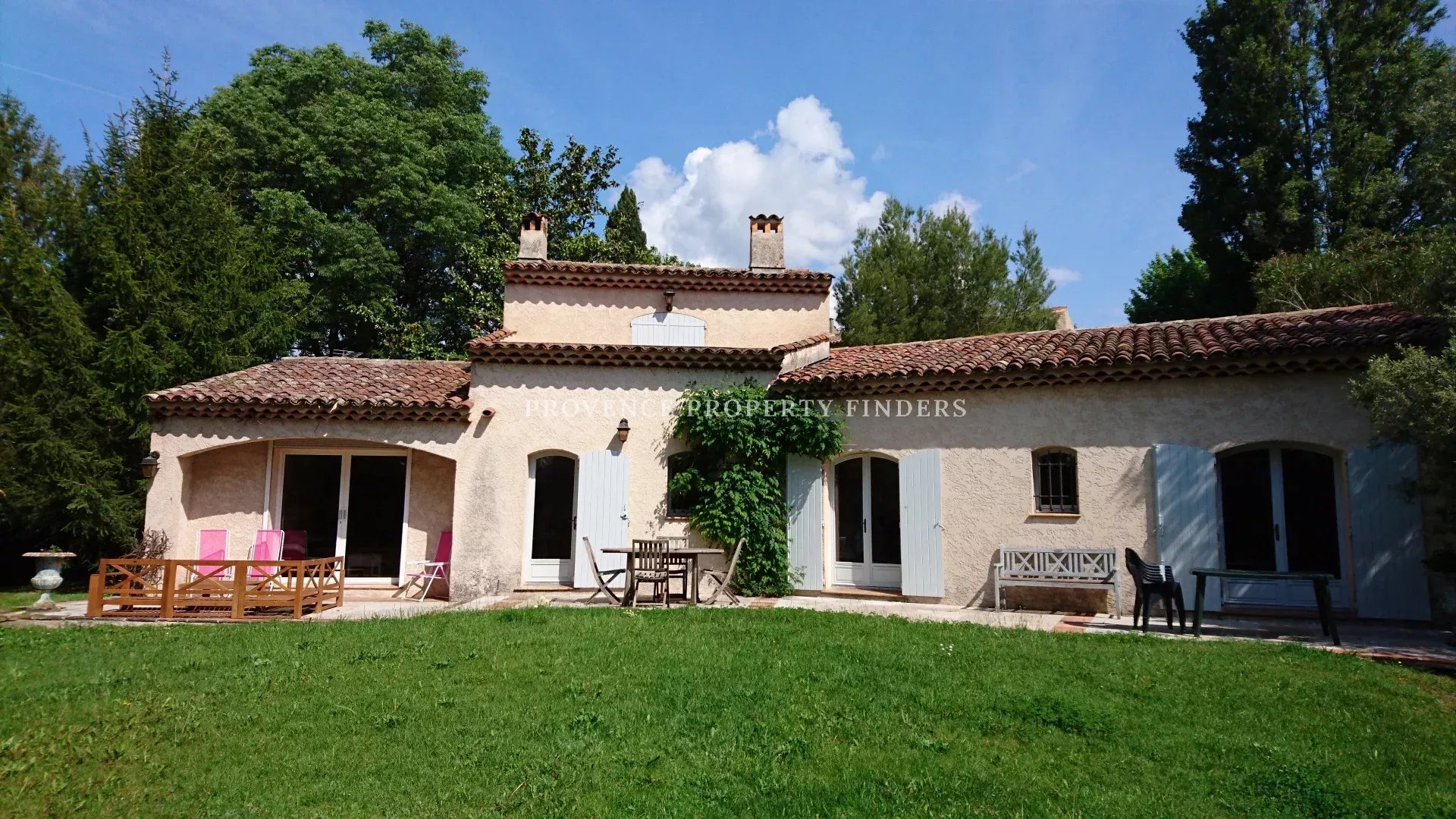 Agence immobilière de 