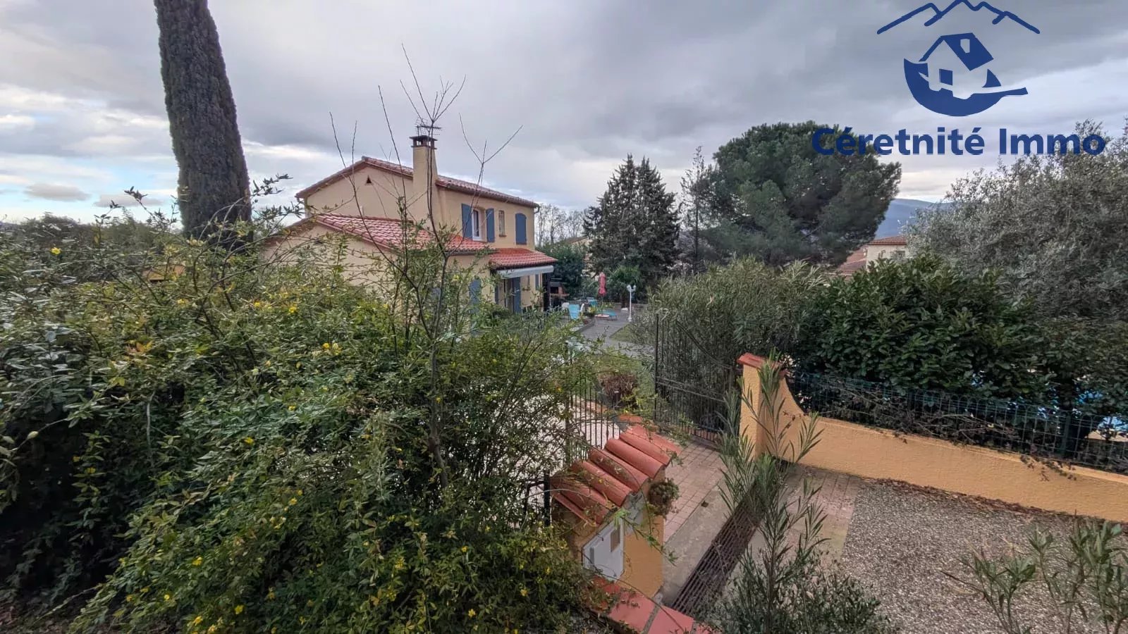 Agence immobilière de 