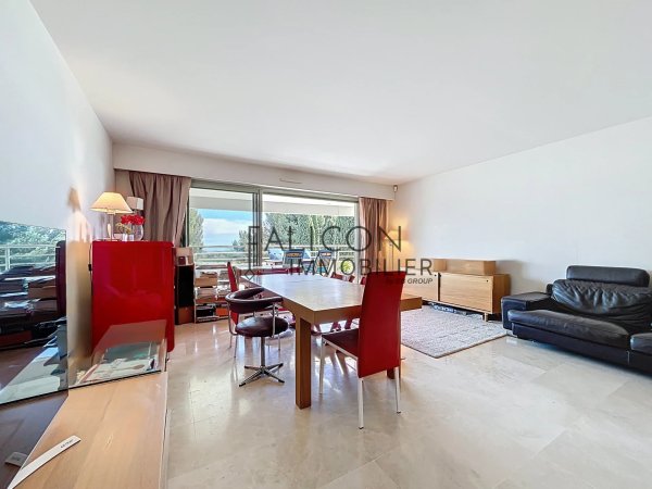 3-Bedroom Apartment in Nice — photo 6