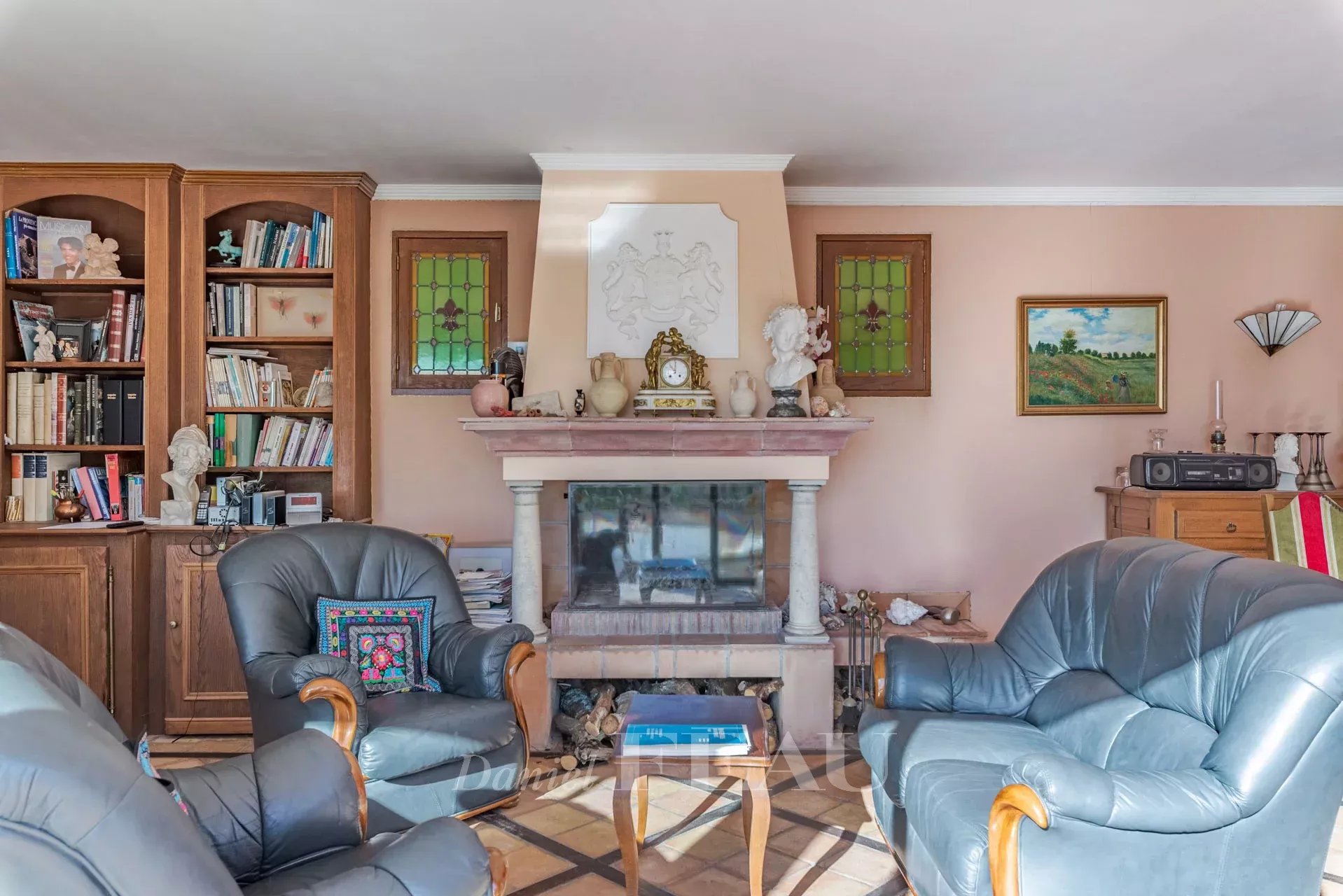 Sale Mas Bagnols-en-Forêt