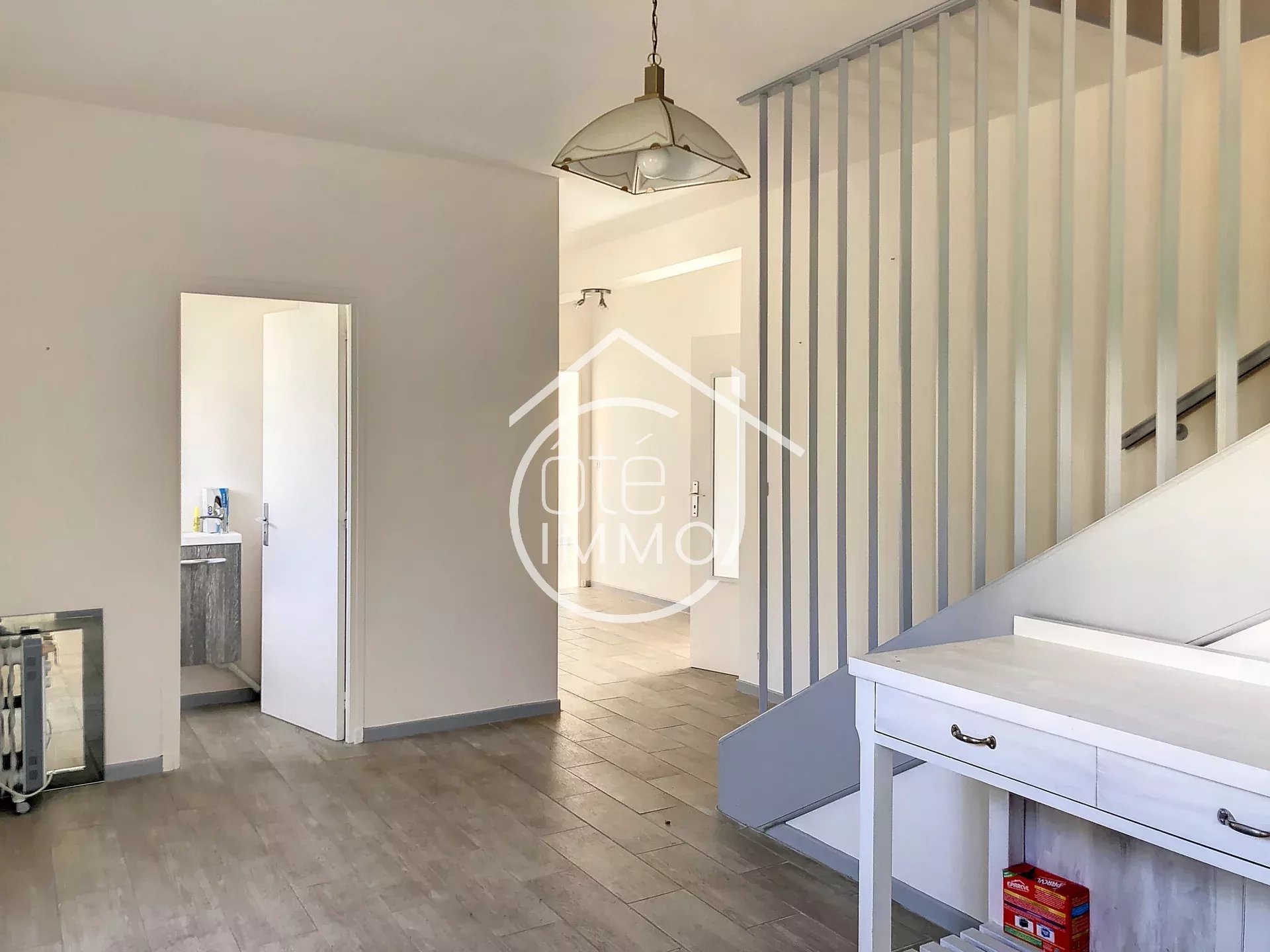 Duras : Maison de 218m² sur un sous-sol de 155m², le tout sur un jardin de 2 500m² !