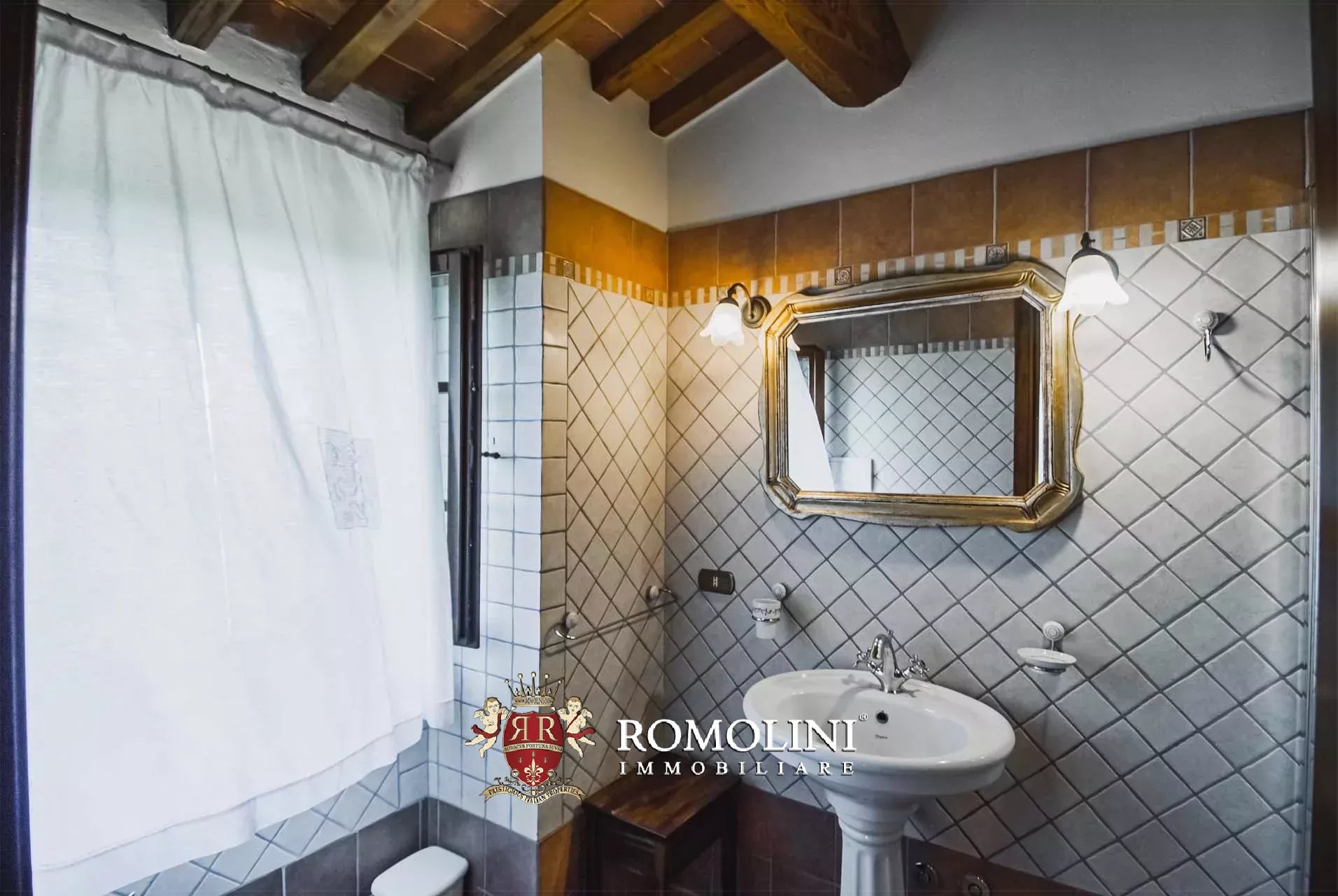 5 Bedroom Villa/Townhouse's Image 33