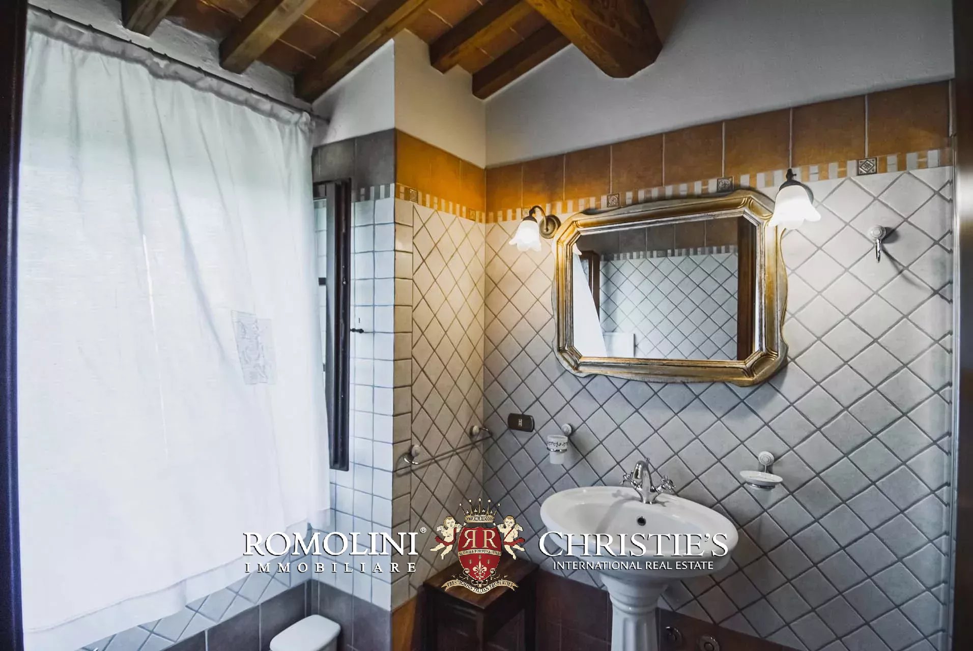 5 Bedroom Villa/Townhouse's Image 33
