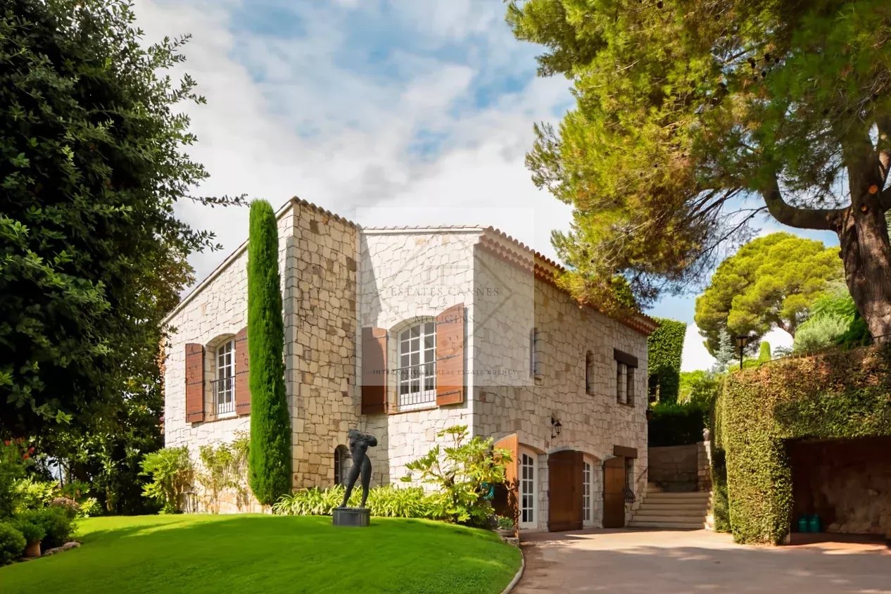 Élégante maison en pierre rénovée – Charme provençal près du Cap d’Antibes — photo 3