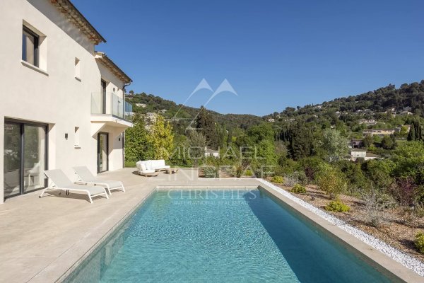 Fully Renovated Villa with Panoramic Views over Saint-Paul de Vence — photo 2