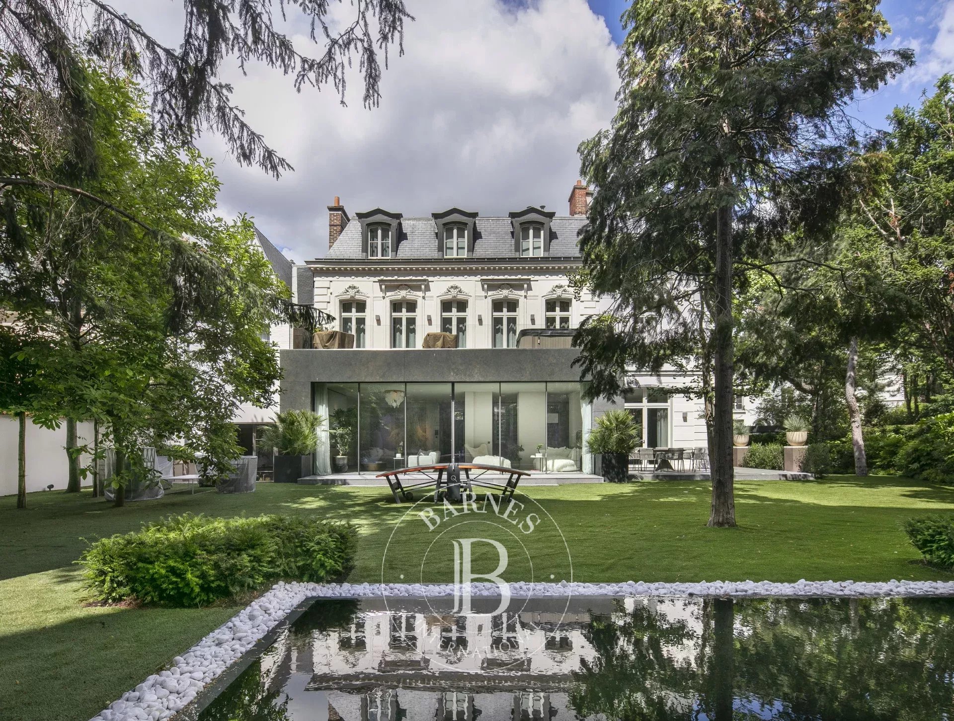 The BARNES rental department... - picture 1