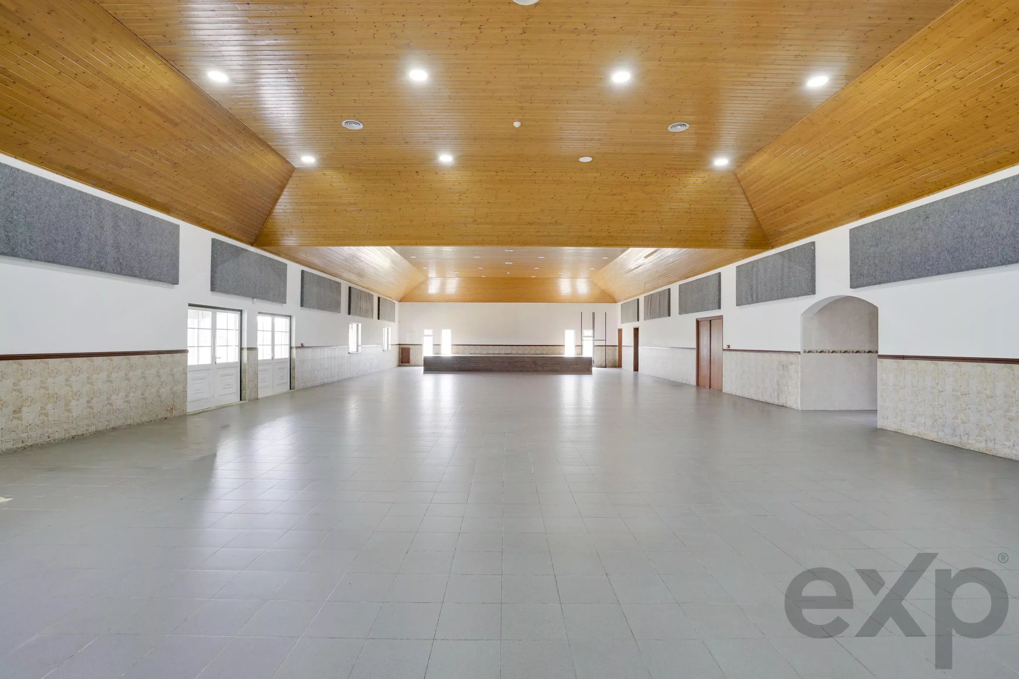 A dos Cunhados - Commercial farm with a plot of land measuring 9630 square meters 87016840 image 14