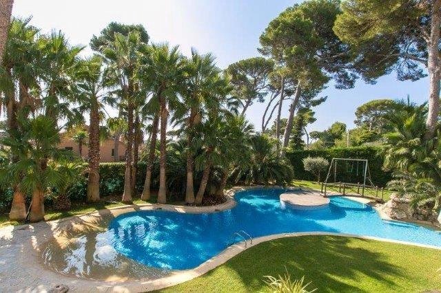 Très belle villa en vente au Cap d'Antibes