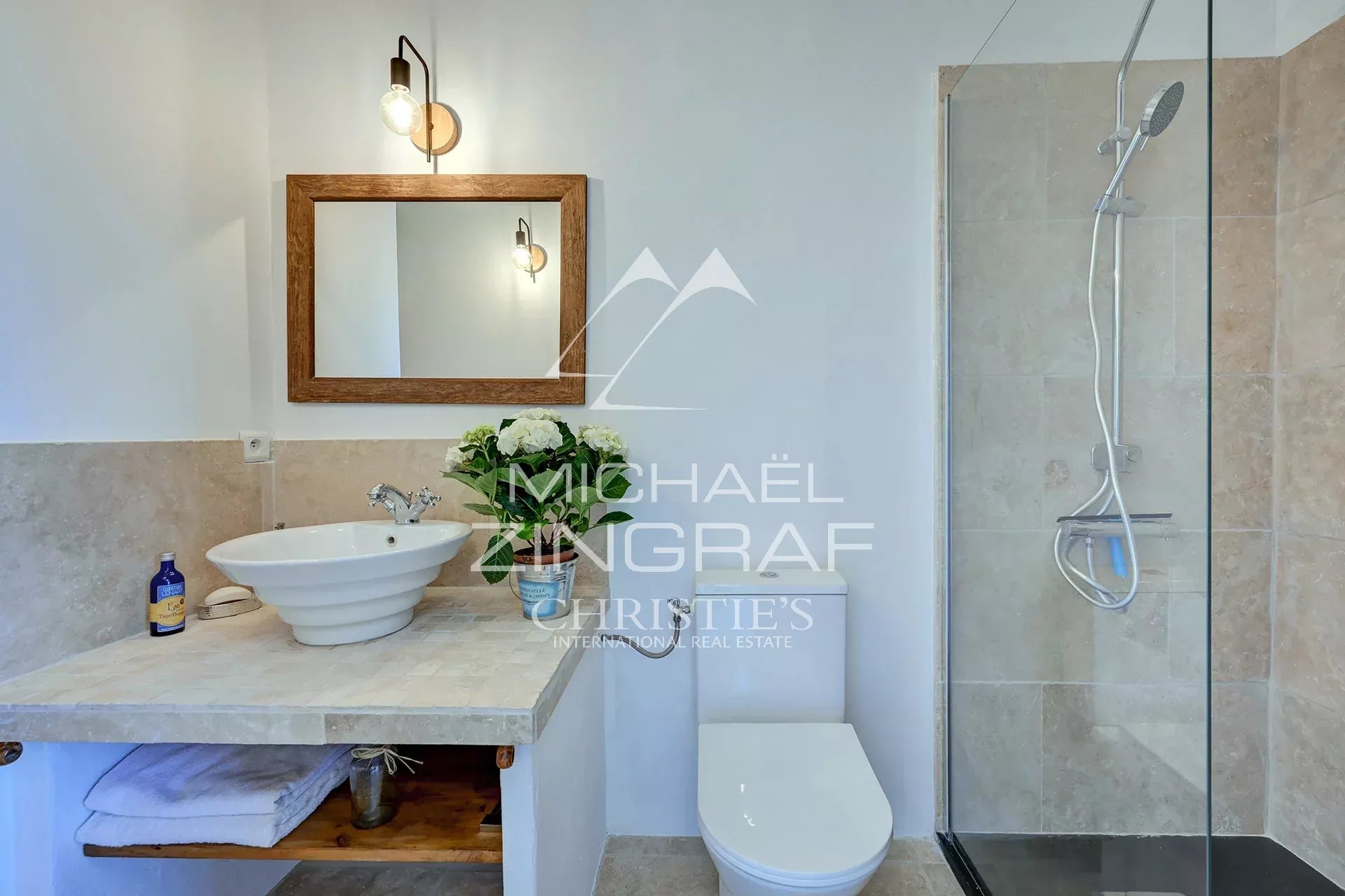 4 Bedroom Villa/Townhouse's Image 10