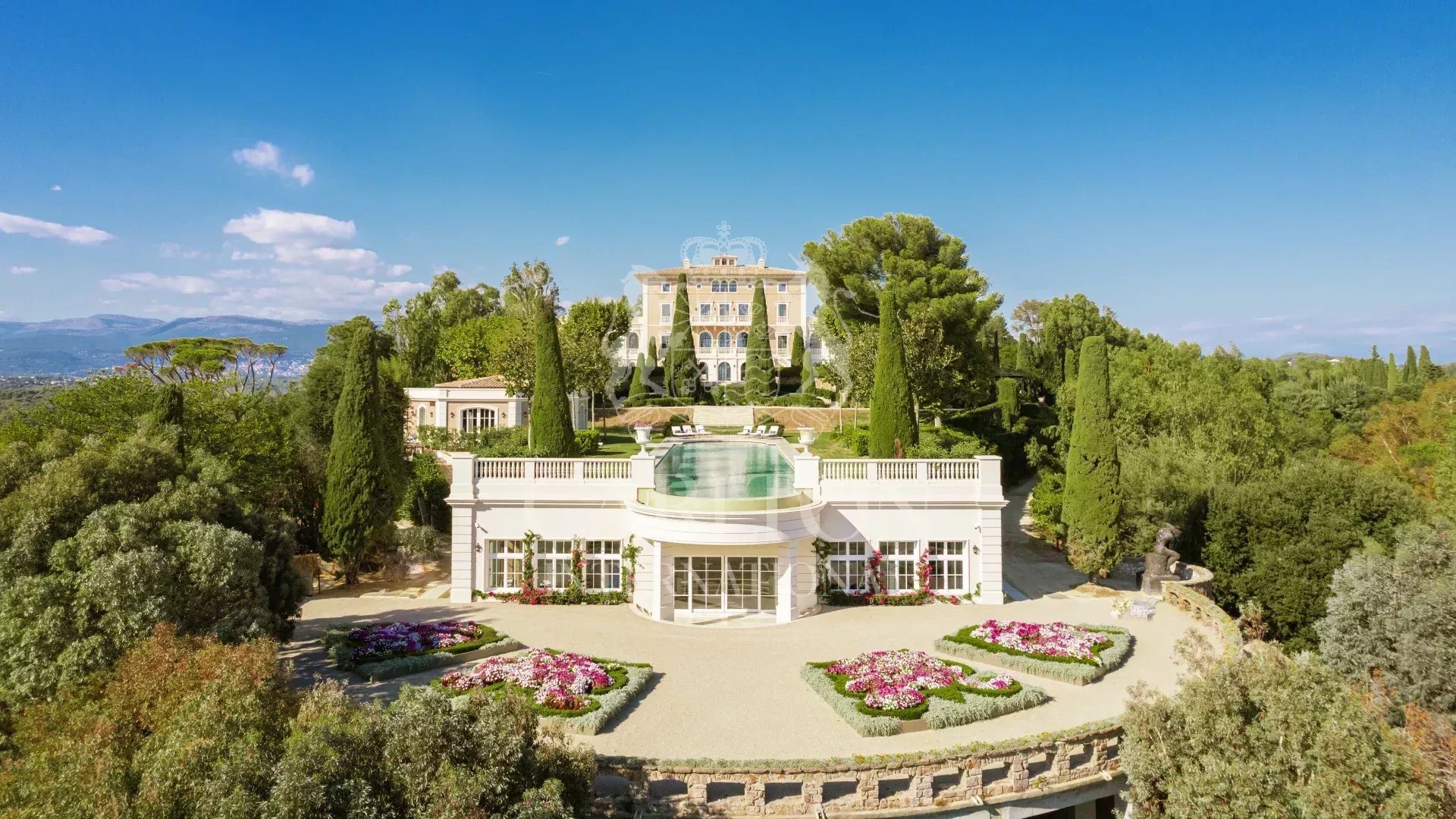 Canne – Magnificent 16-room Florentine castle with breathtaking sea views