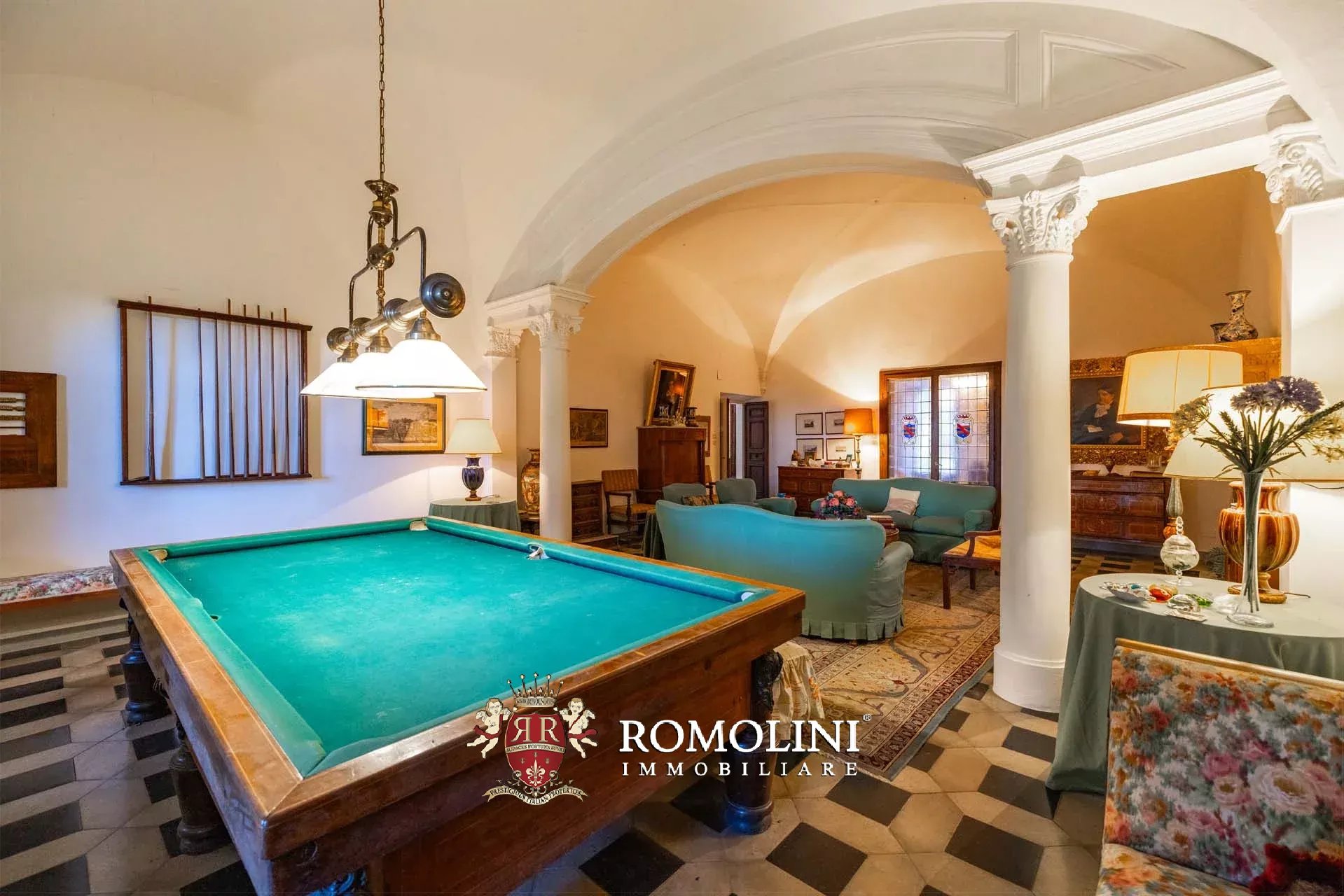 70 Bedroom Chateau's Image 28