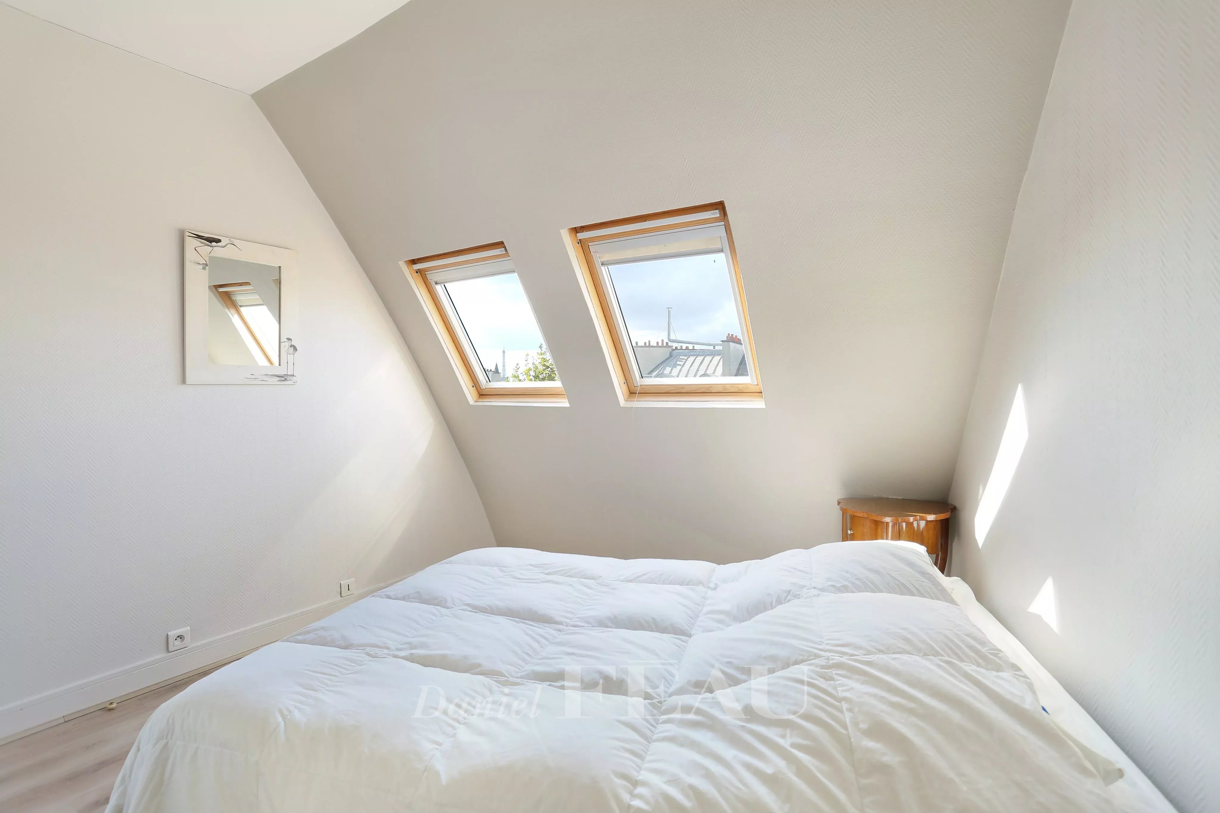 Bedroom Natural light Wooden floor