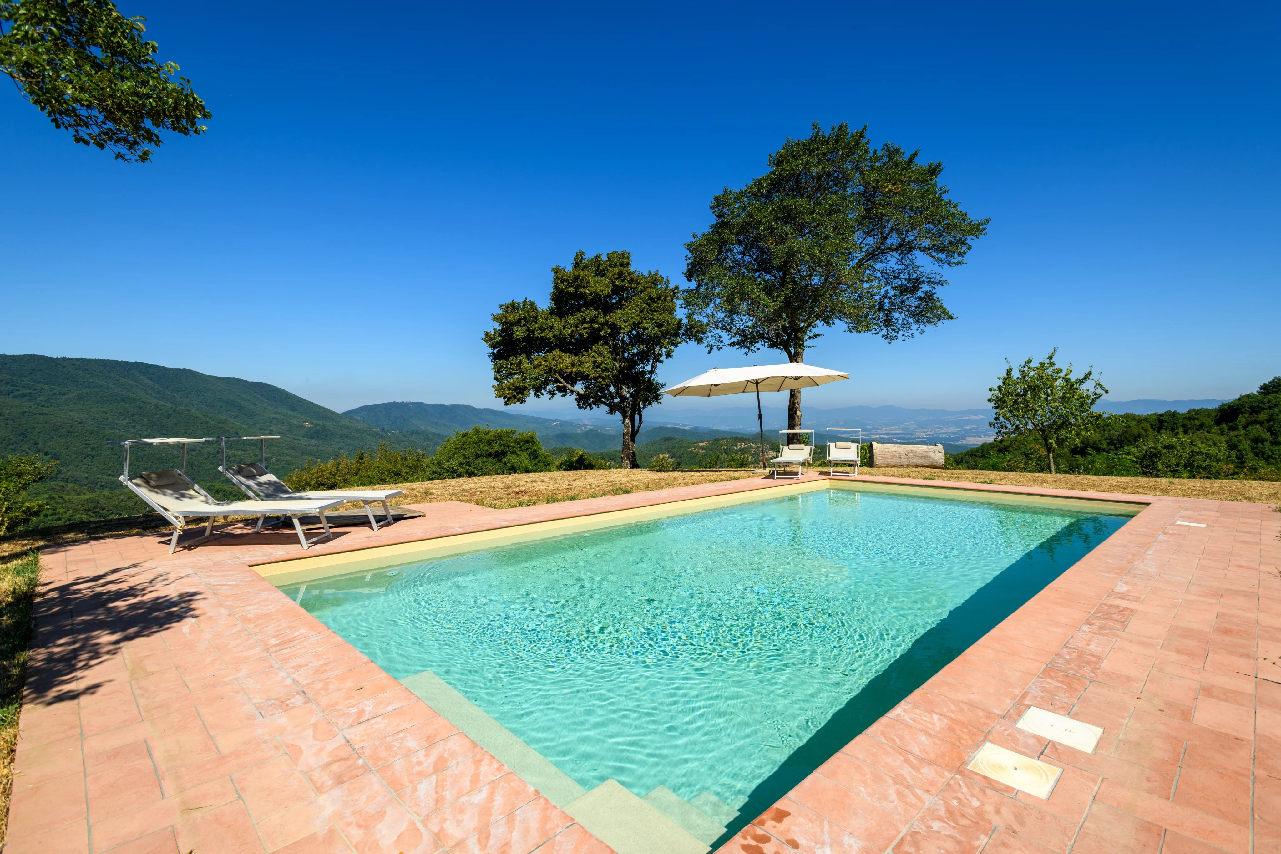 Prestigious estate with villas and private reserve in the heart of Mugello