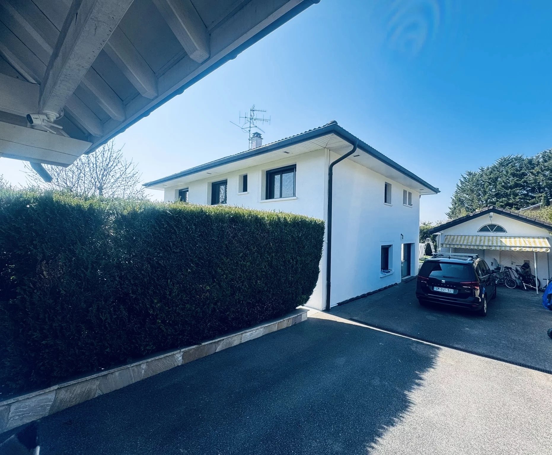 Vetraz- Monthoux 74100-  Maison contemporaine de 220m²