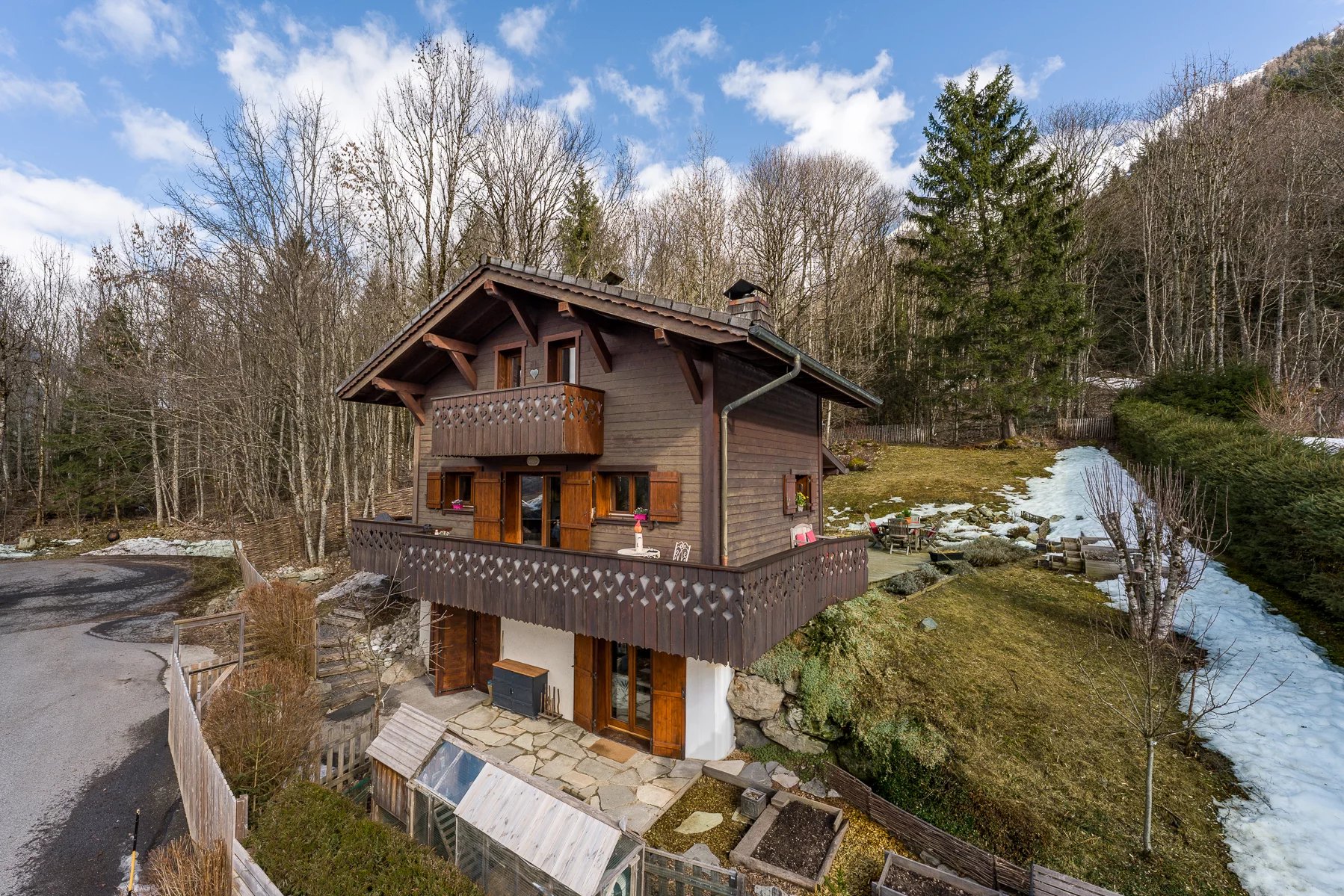 Photo of LES HOUCHES - Newly renovated 3-bedroom chalet
