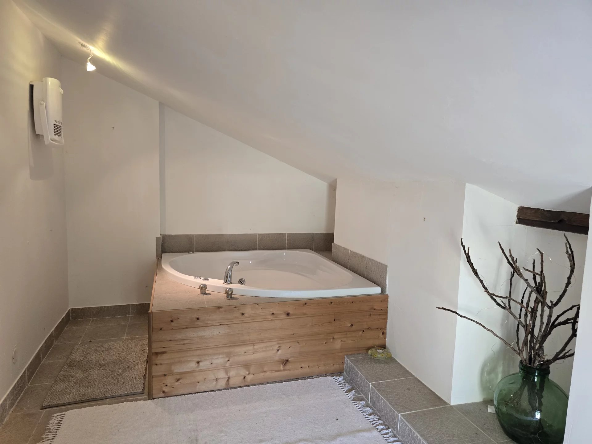 House in Valence-en-Poitou - Image 2