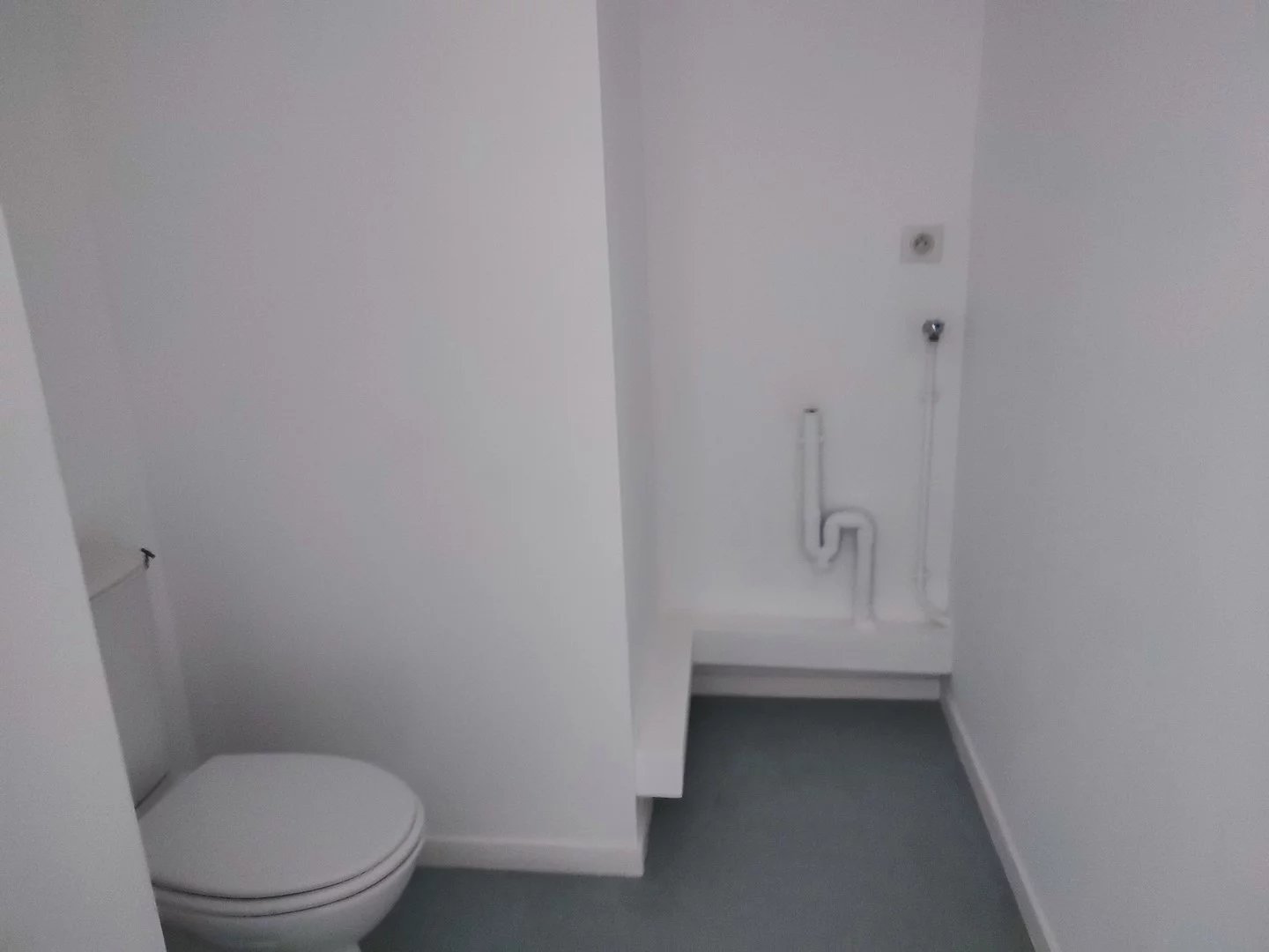 APARTEMNT T1 LEHON-PROXIMITE CENTRE COMMERCIAL