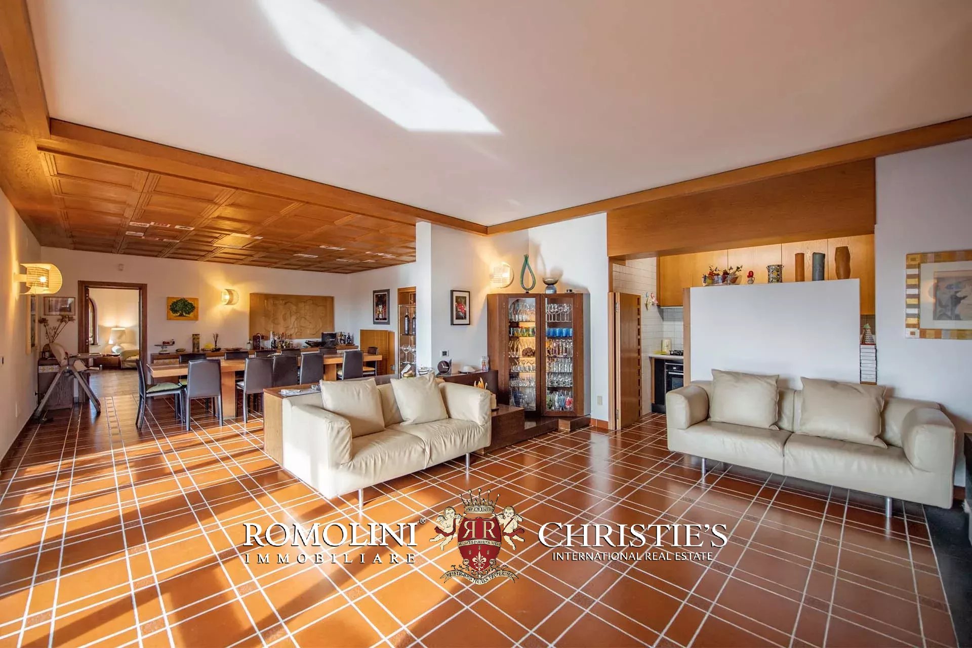 5 Bedroom Villa/Townhouse's Image 42