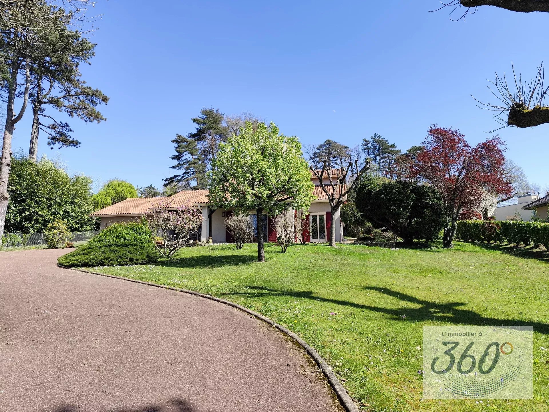Agence immobilière de 
