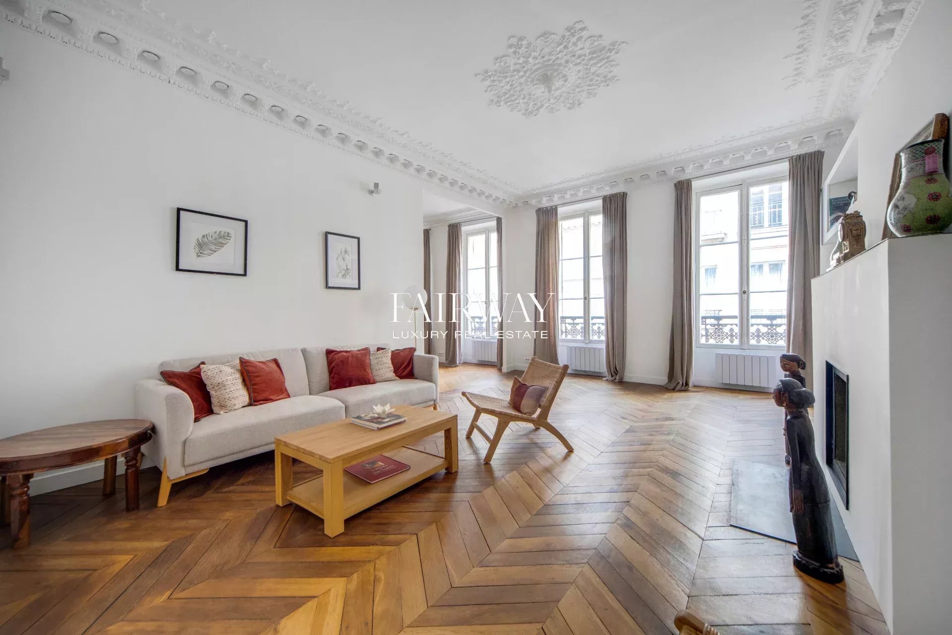 Appartement de 157 m² en étage élevé, profession libérale autorisée