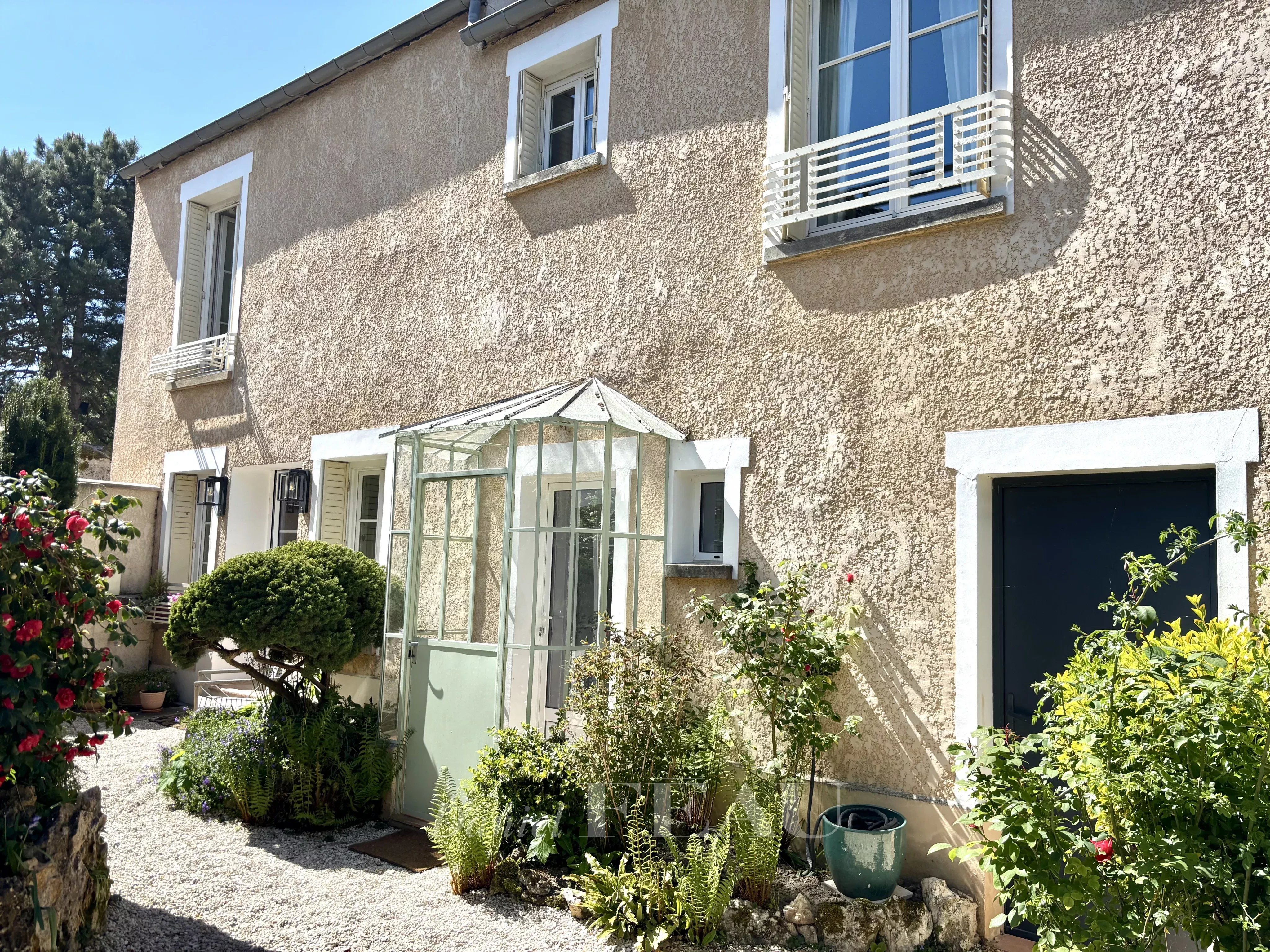 À deux minutes de Montfort-l'Amaury - cœur de village