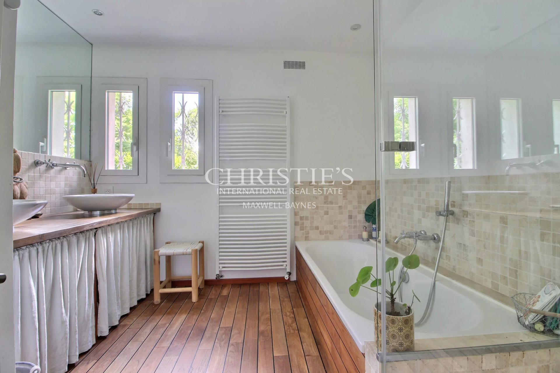 7 Bedroom Villa/Townhouse's Image 14