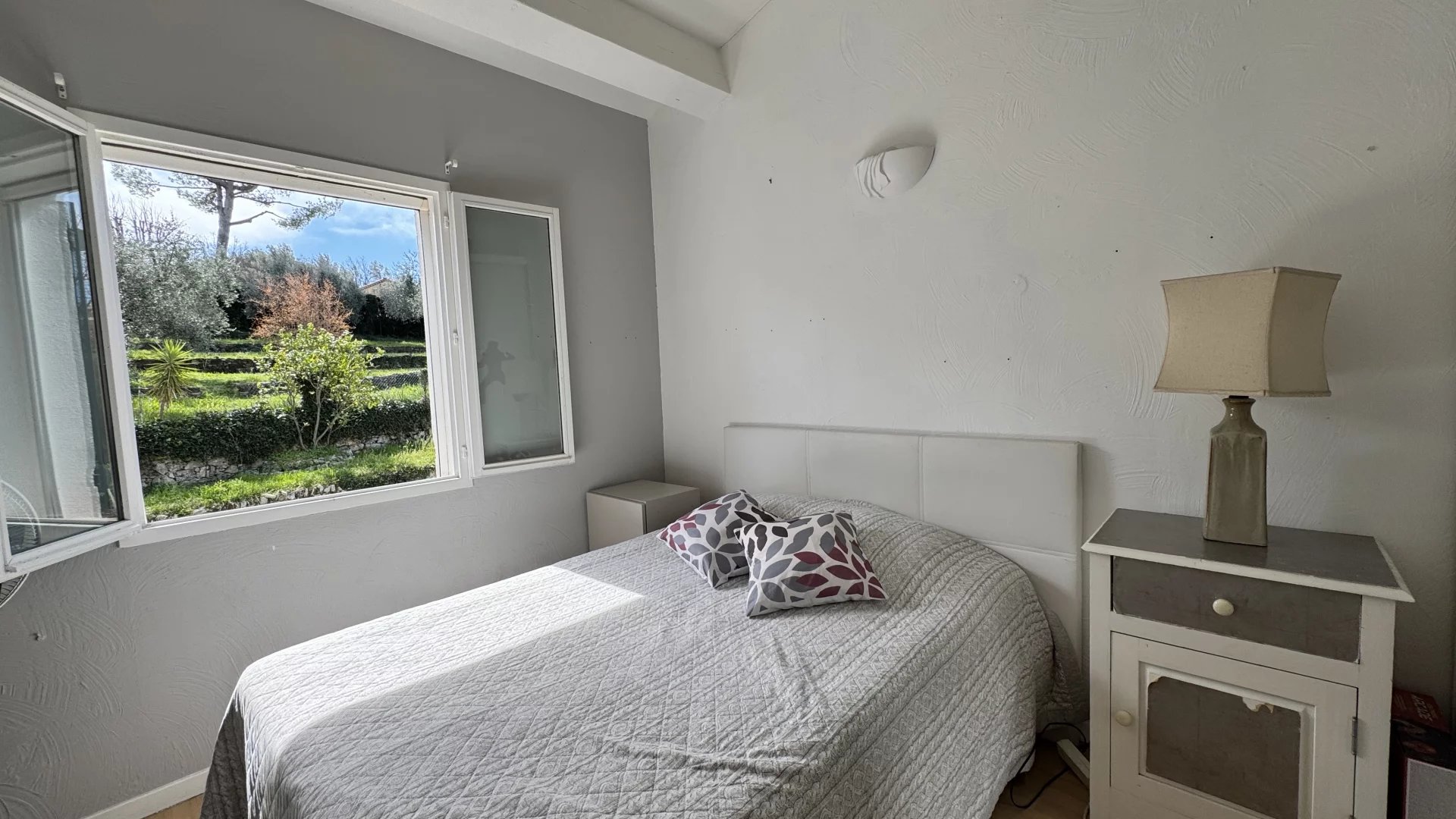 Villa avec piscine et garage