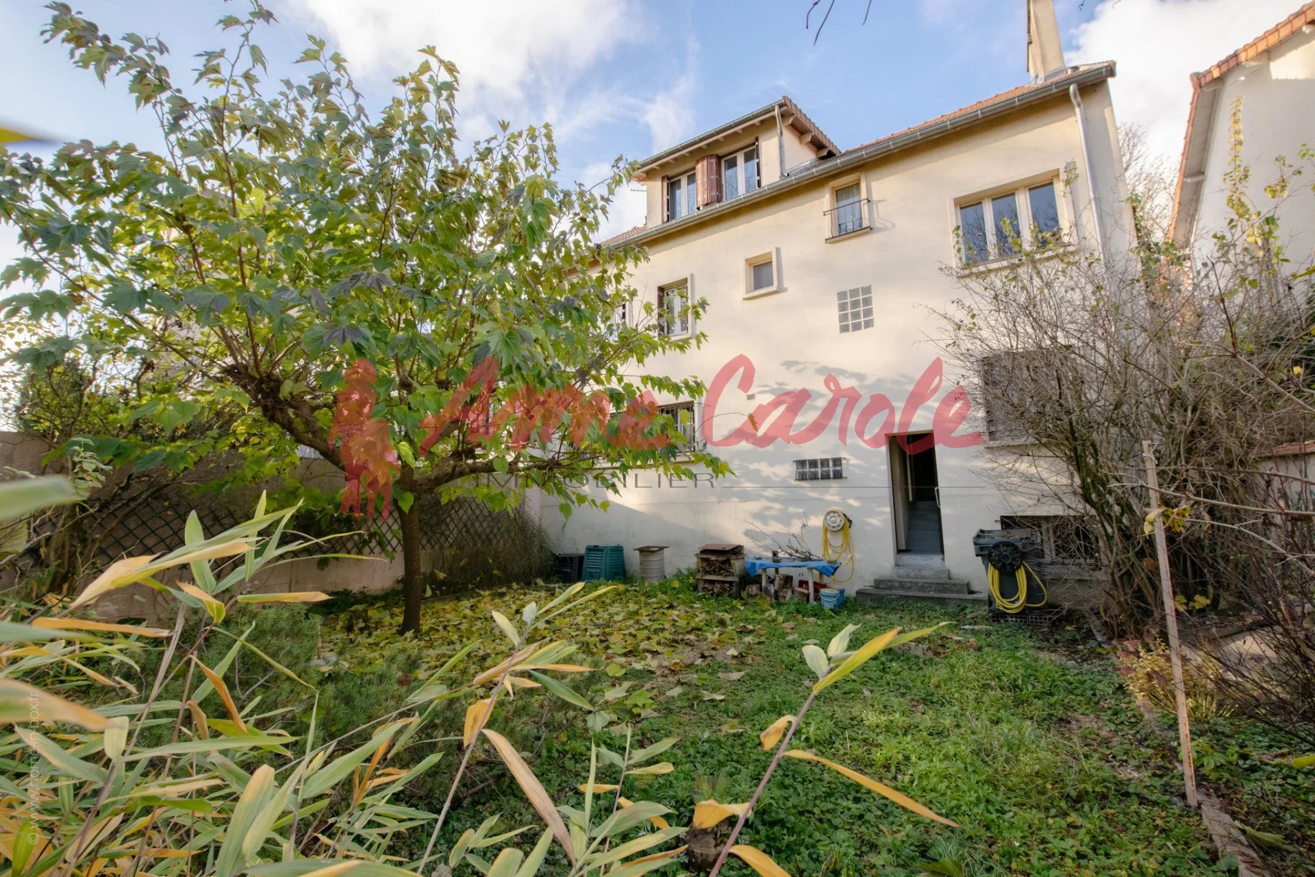 Nogent-sur-Marne- Centre ville- 5 mn du RER E- Maison de car