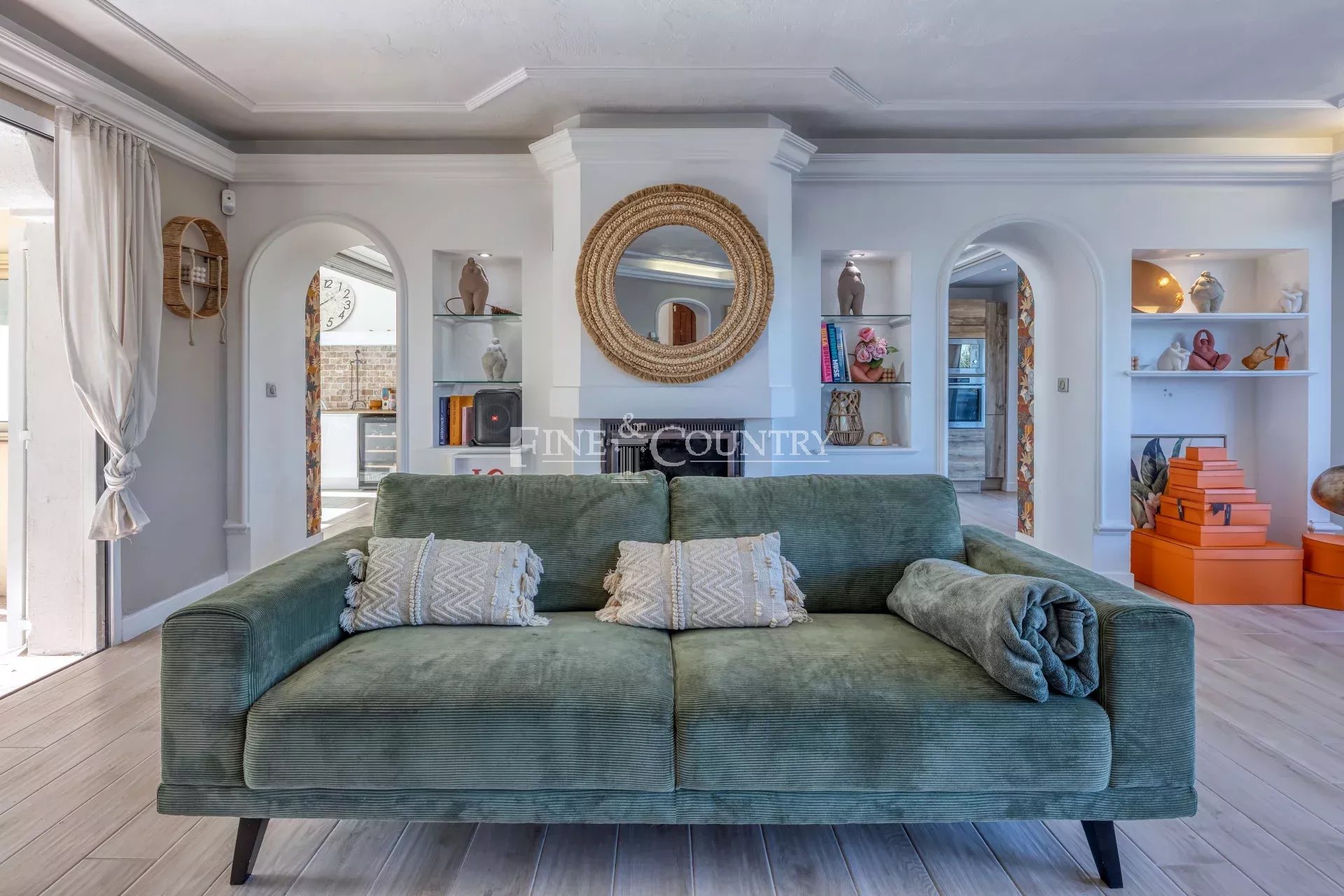 Photo of For sale  Villa in Valbonne - Panoramic view