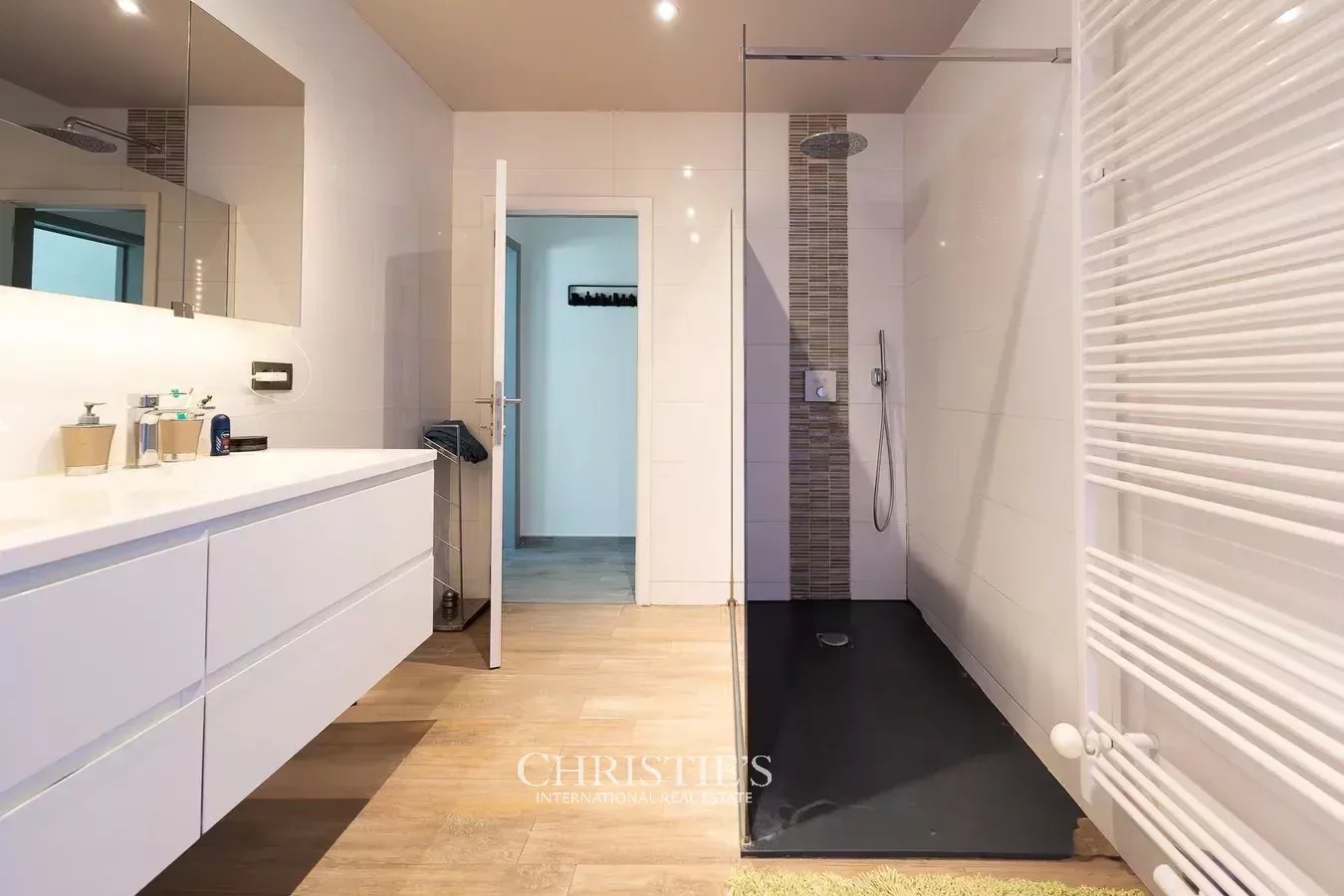 Beau Séjour - Eigentijdse villa op 27 are