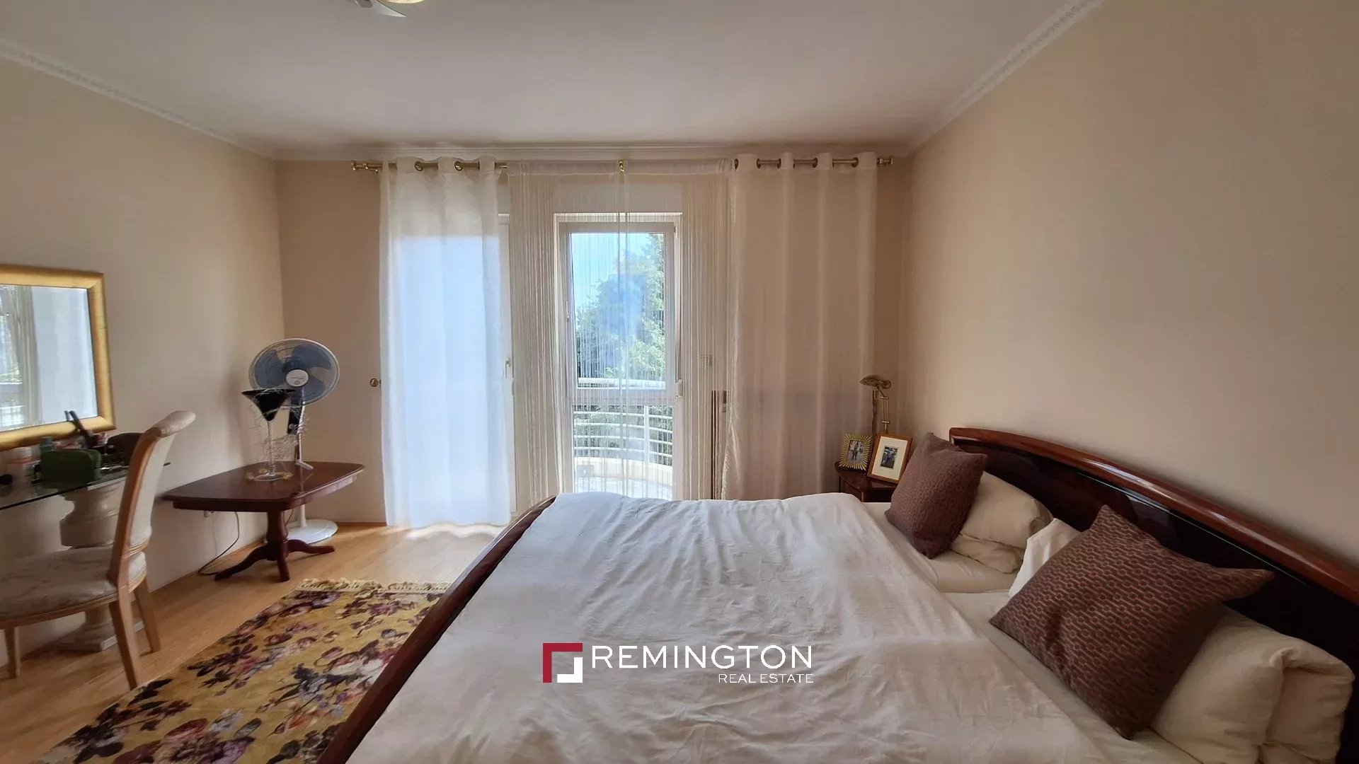 9 Bedroom Villa/Townhouse's Image 8