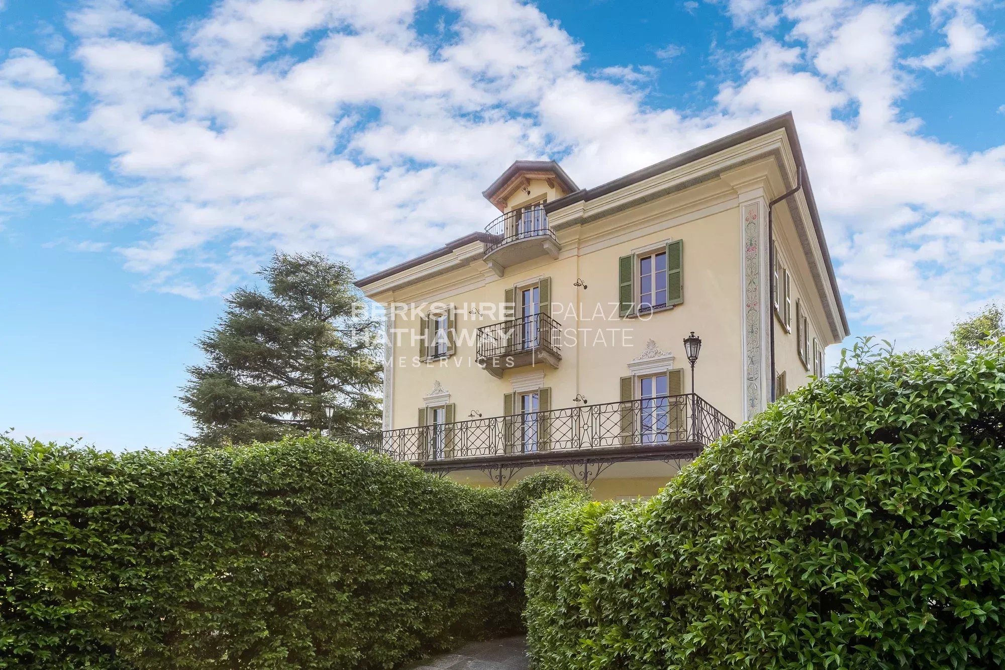 Elegante Dimora Liberty di Rappresentanza con Vista su Villa d’Este a Cernobbio, Lago di Como