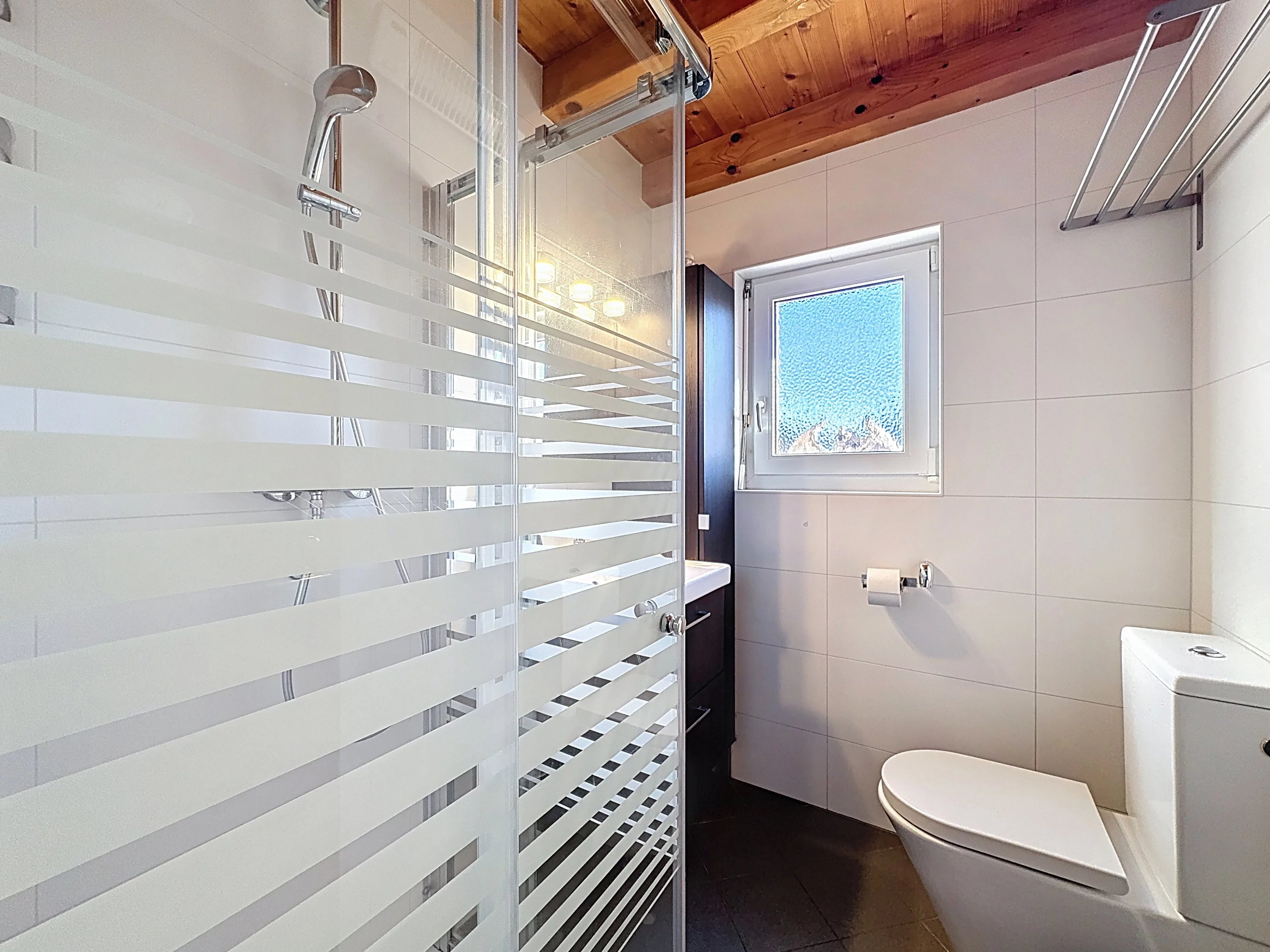 Spacieuse villa au calme, terrasse et jacuzzi