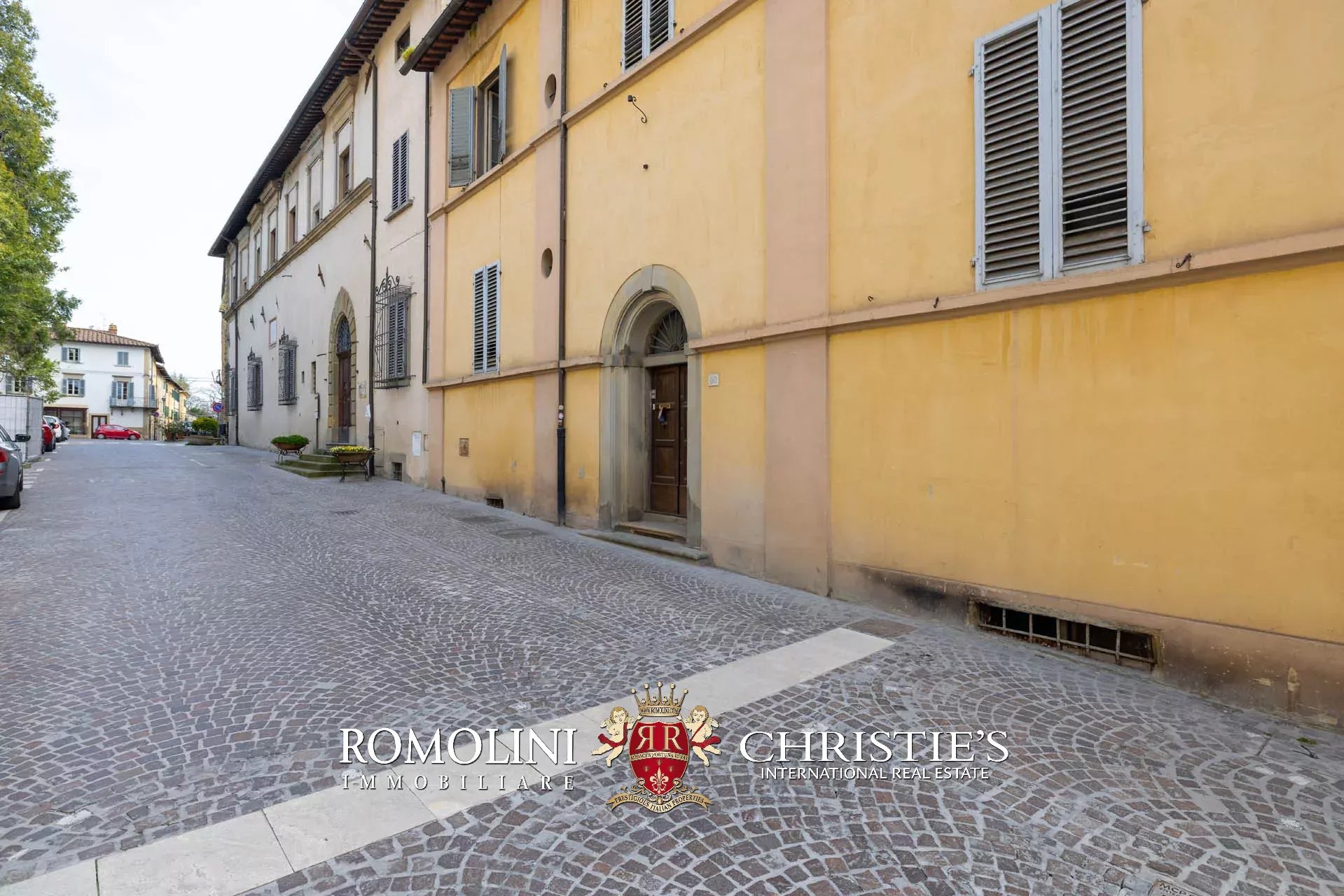 8 Bedroom Villa/Townhouse's Image 16