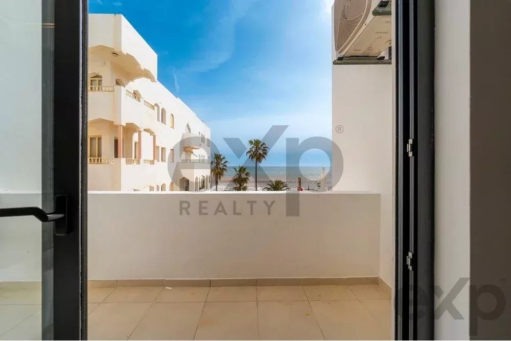 Modern 2-Bedroom Beachfront Apartment in Quarteira 85948404 image 12