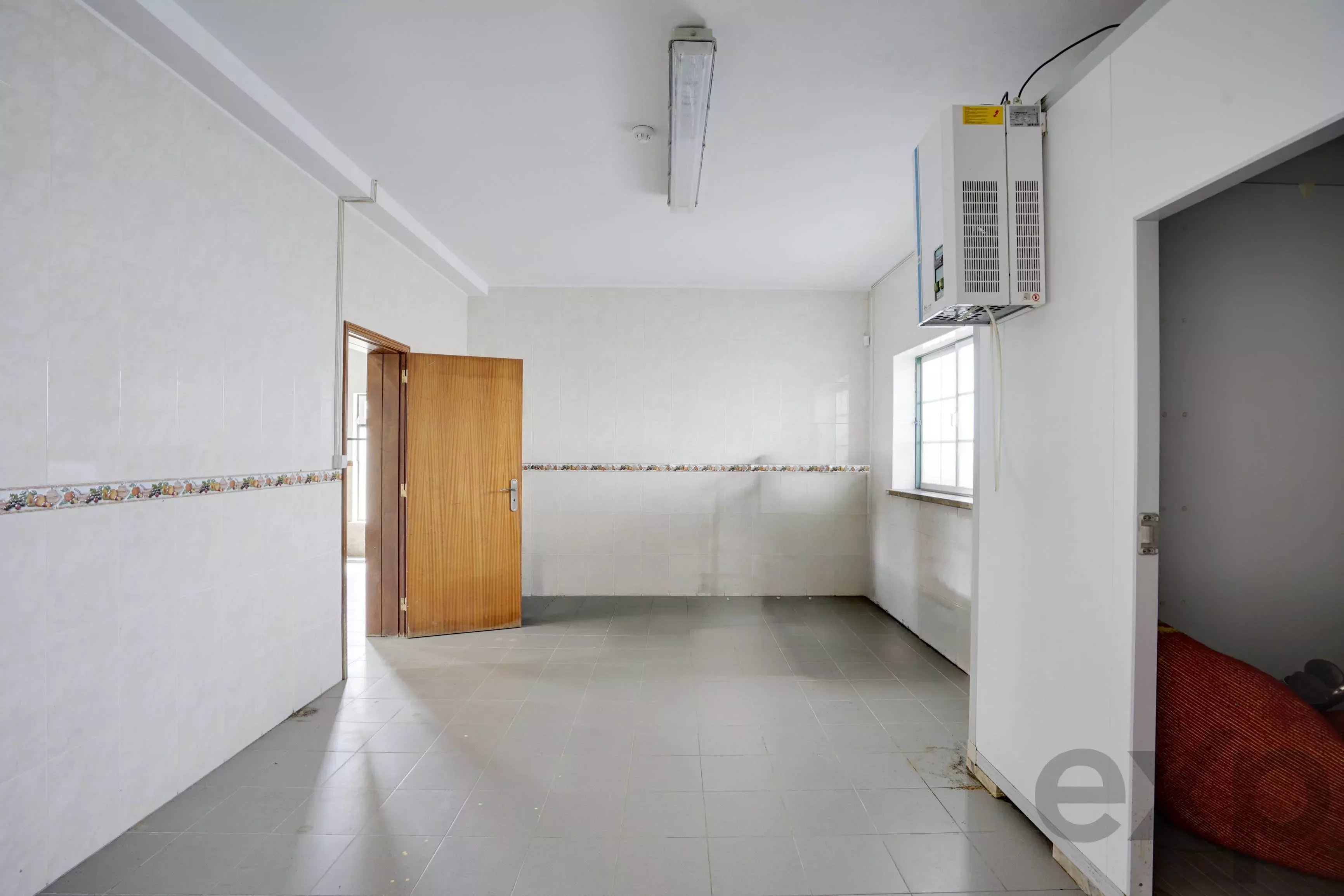 A dos Cunhados - Commercial farm with a plot of land measuring 9630 square meters 87016840 image 17