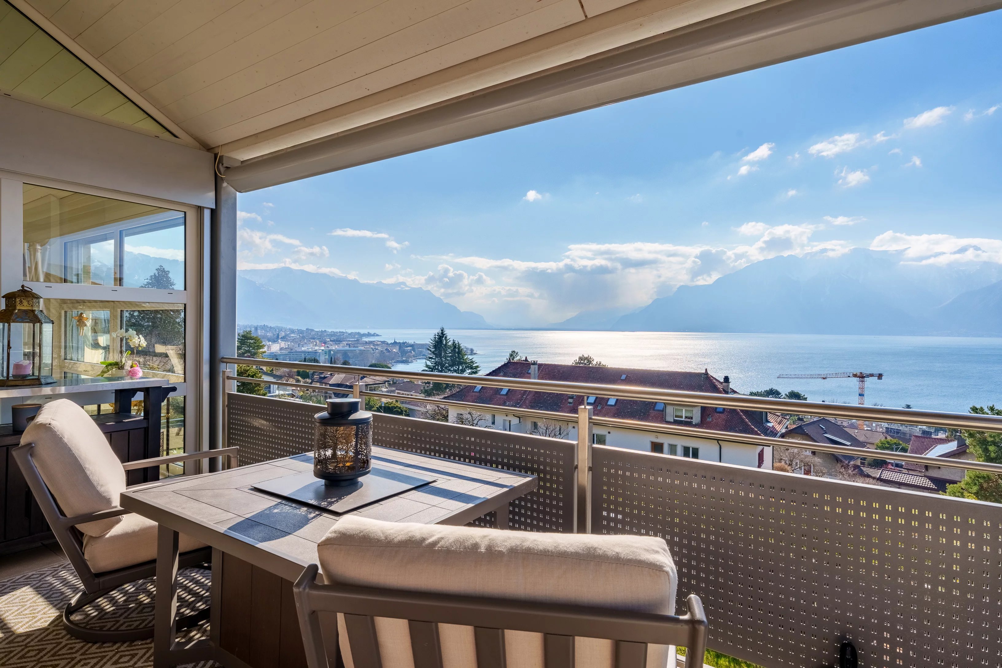 Between lake and mountains, at the gateway to Lavaux