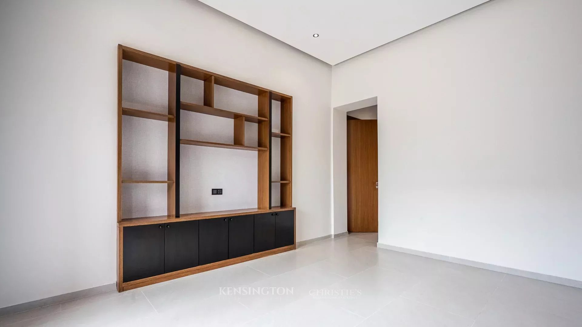 5 Bedroom Villa/Townhouse's Image 14