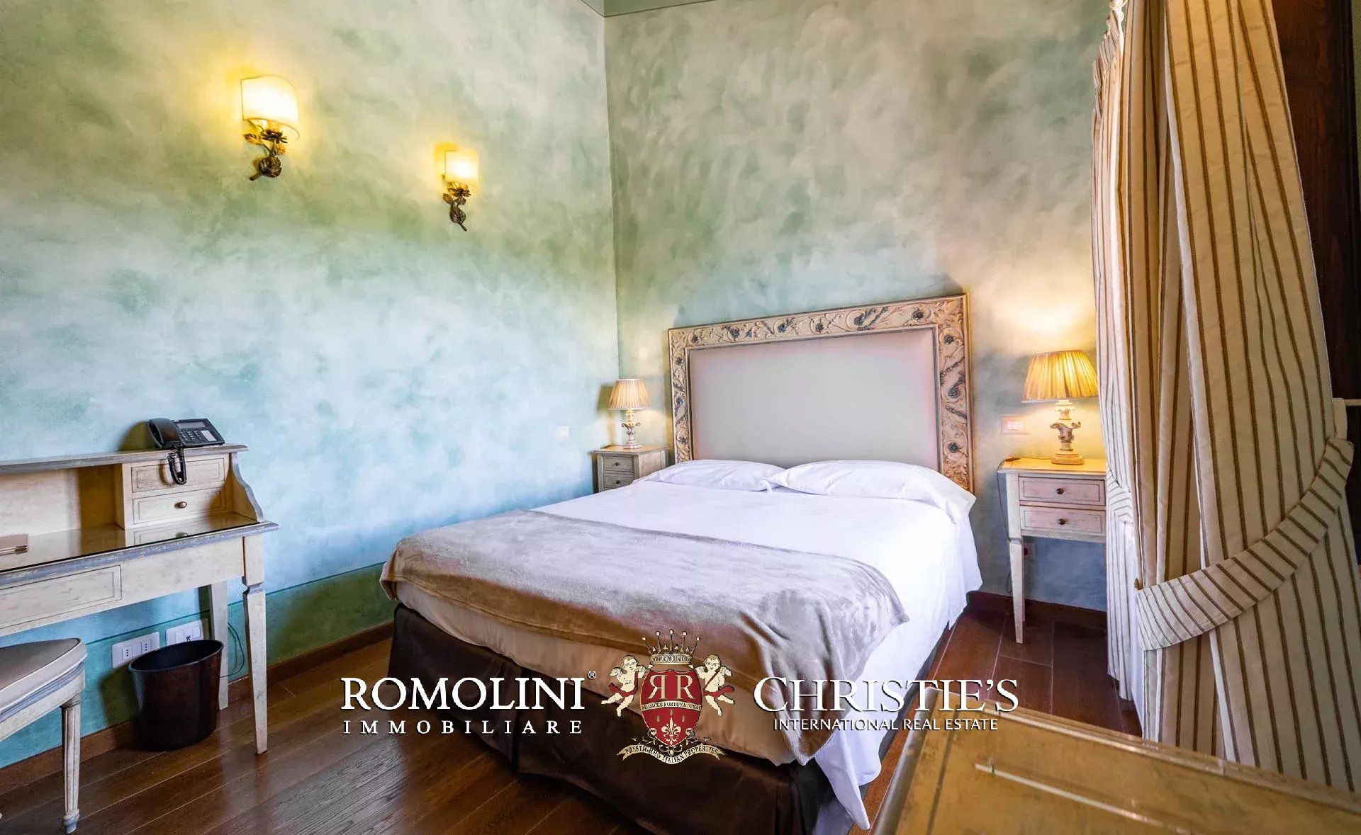14 Bedroom Villa/Townhouse's Image 80